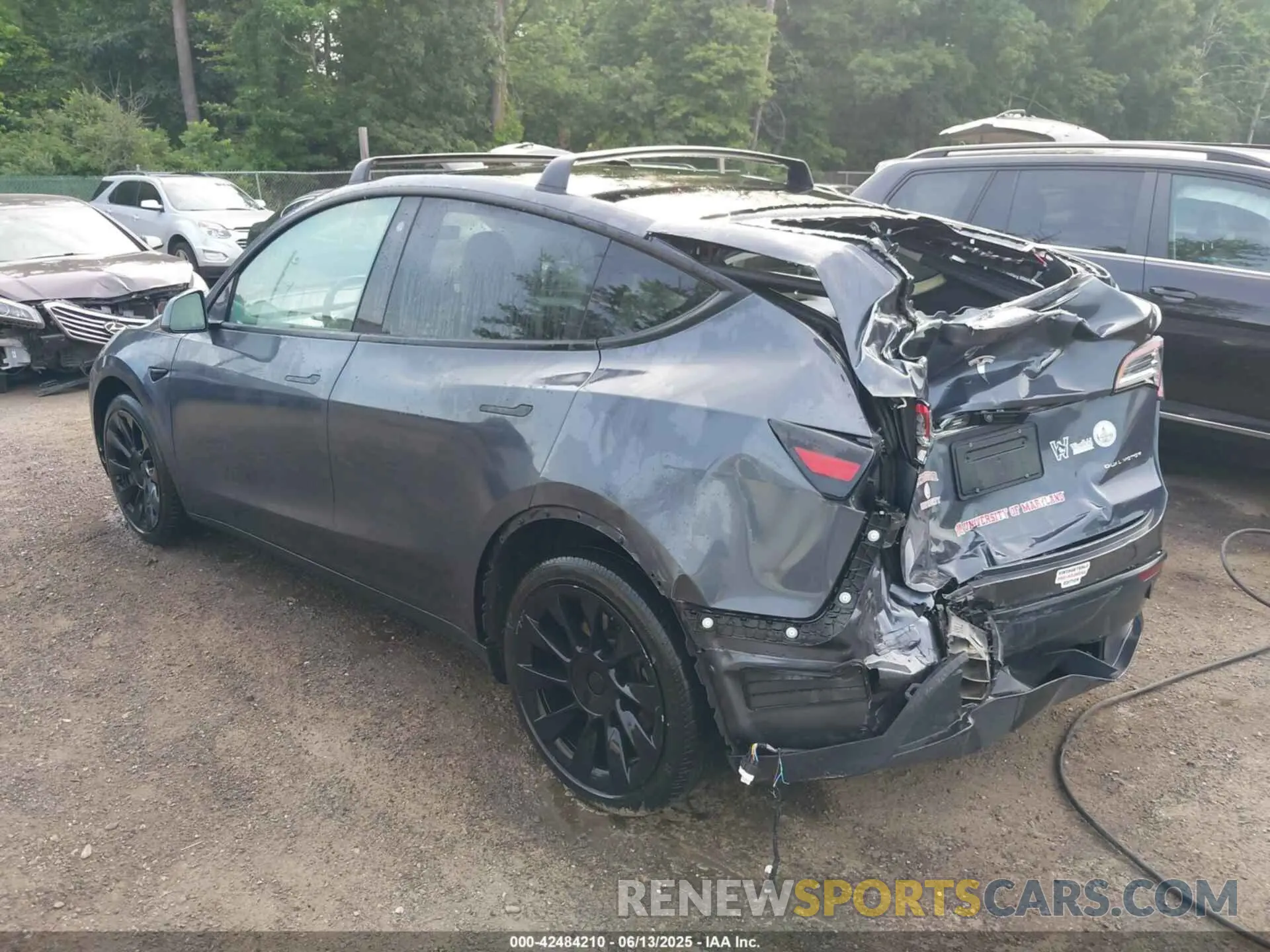 3 fotografías del automóvil dañado 7SAYGDEE3PF631527 TESLA MODEL Y 2023
