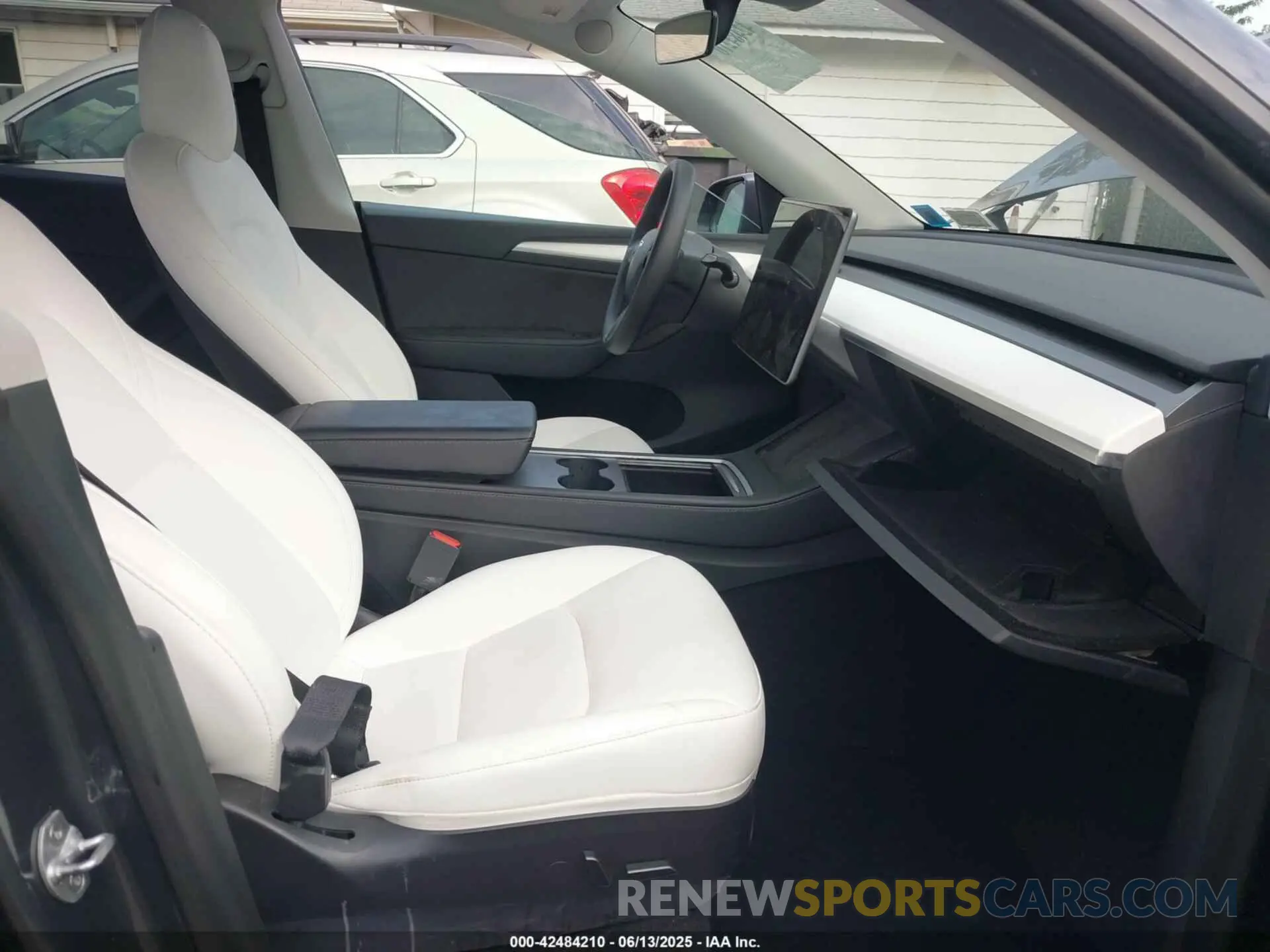 5 fotografías del automóvil dañado 7SAYGDEE3PF631527 TESLA MODEL Y 2023