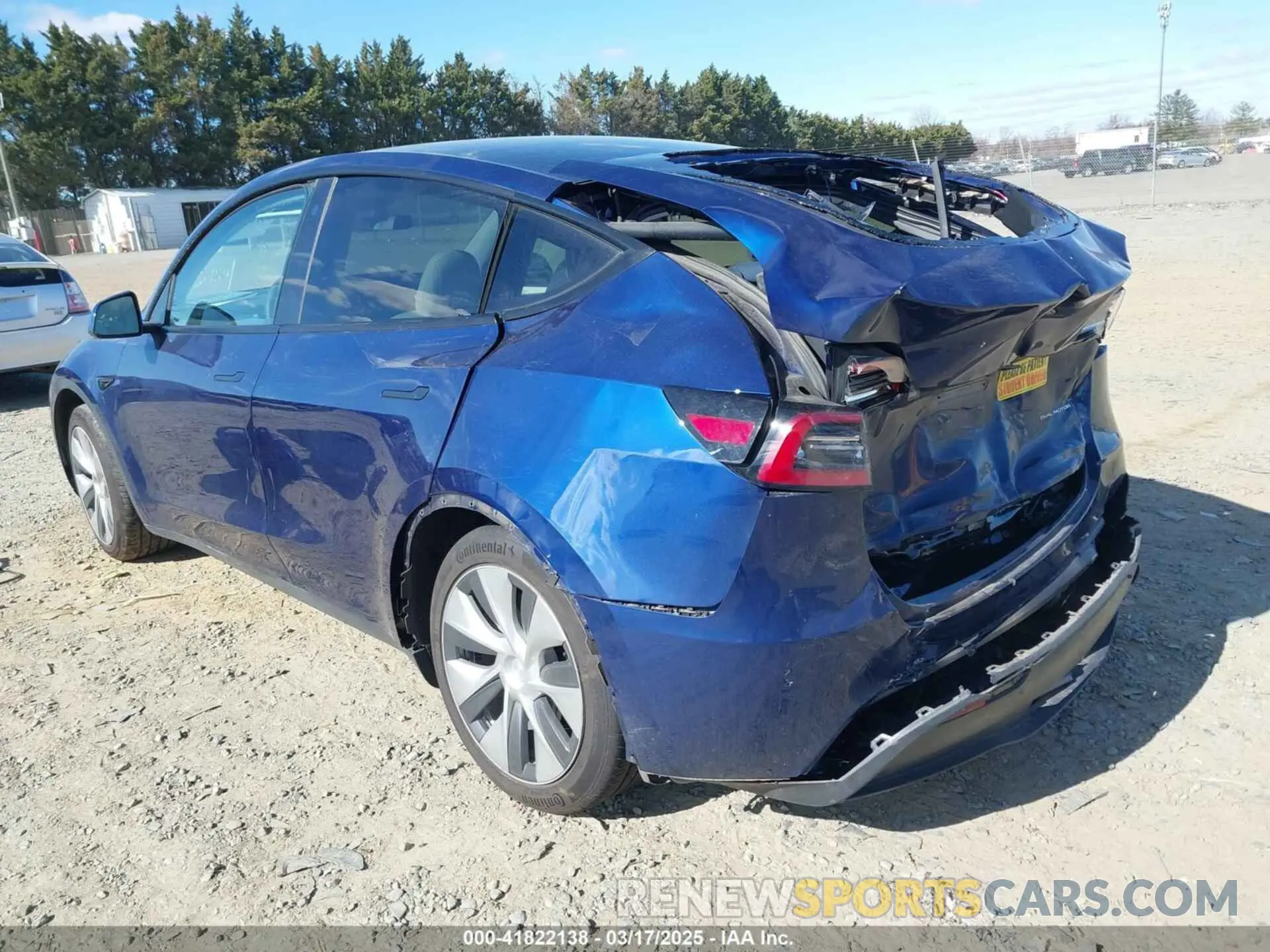 3 fotografías del automóvil dañado 7SAYGDEE3PF674457 TESLA MODEL Y 2023