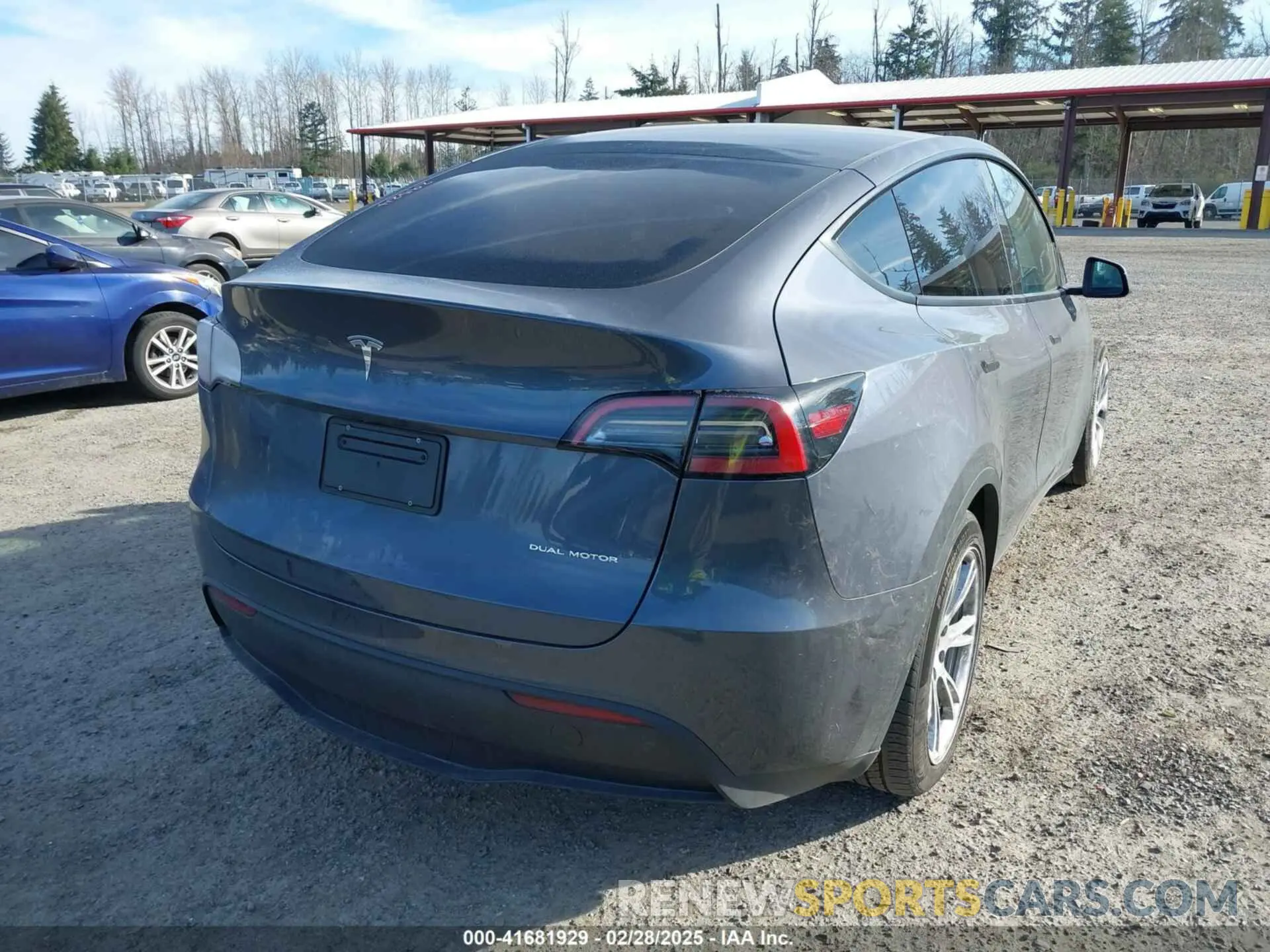 4 fotografías del automóvil dañado 7SAYGDEE3PF760741 TESLA MODEL Y 2023