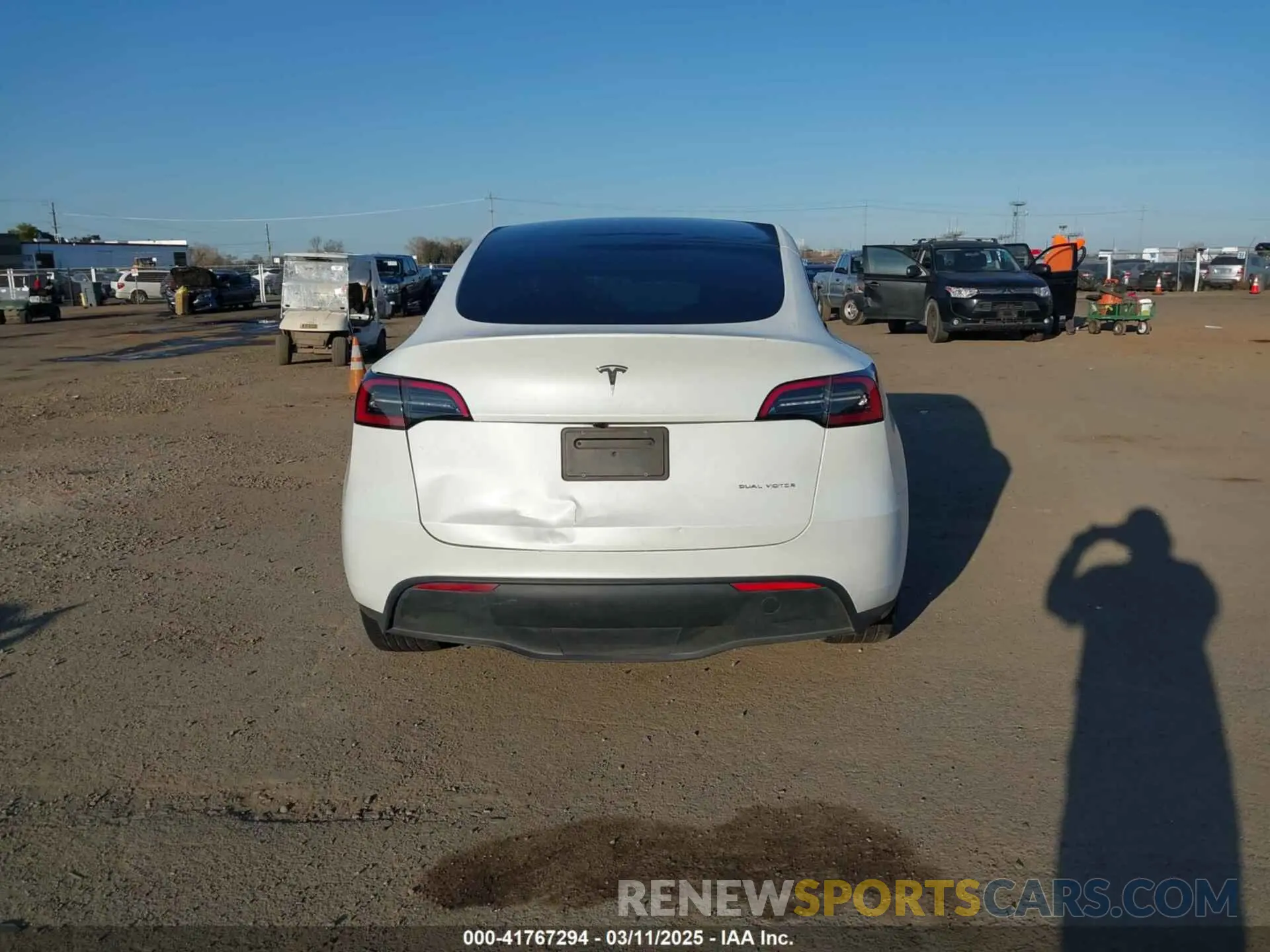 17 fotografías del automóvil dañado 7SAYGDEE3PF817097 TESLA MODEL Y 2023