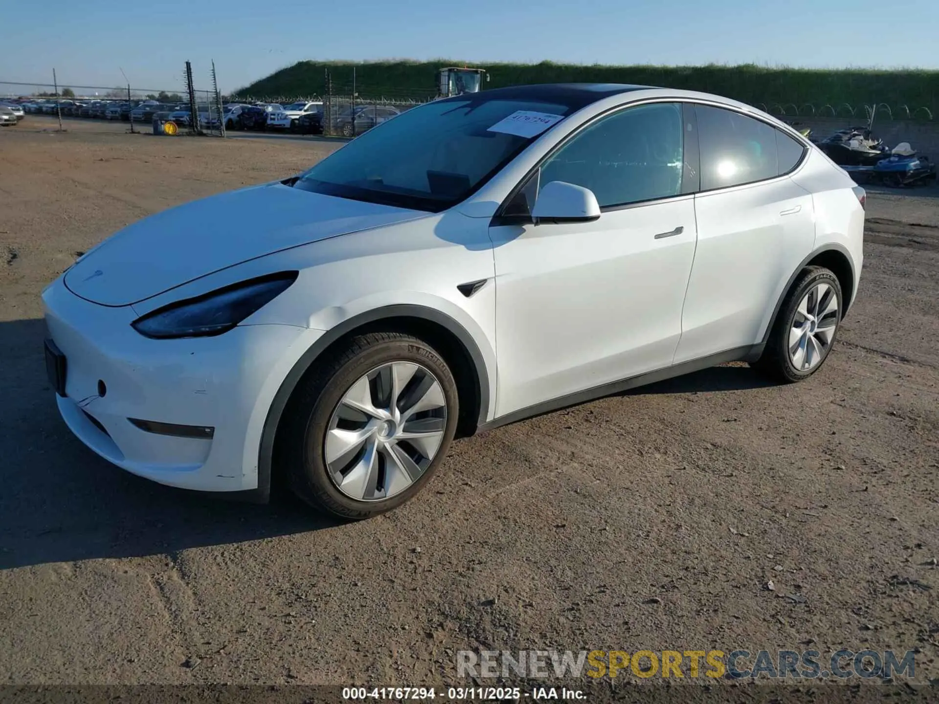 2 fotografías del automóvil dañado 7SAYGDEE3PF817097 TESLA MODEL Y 2023
