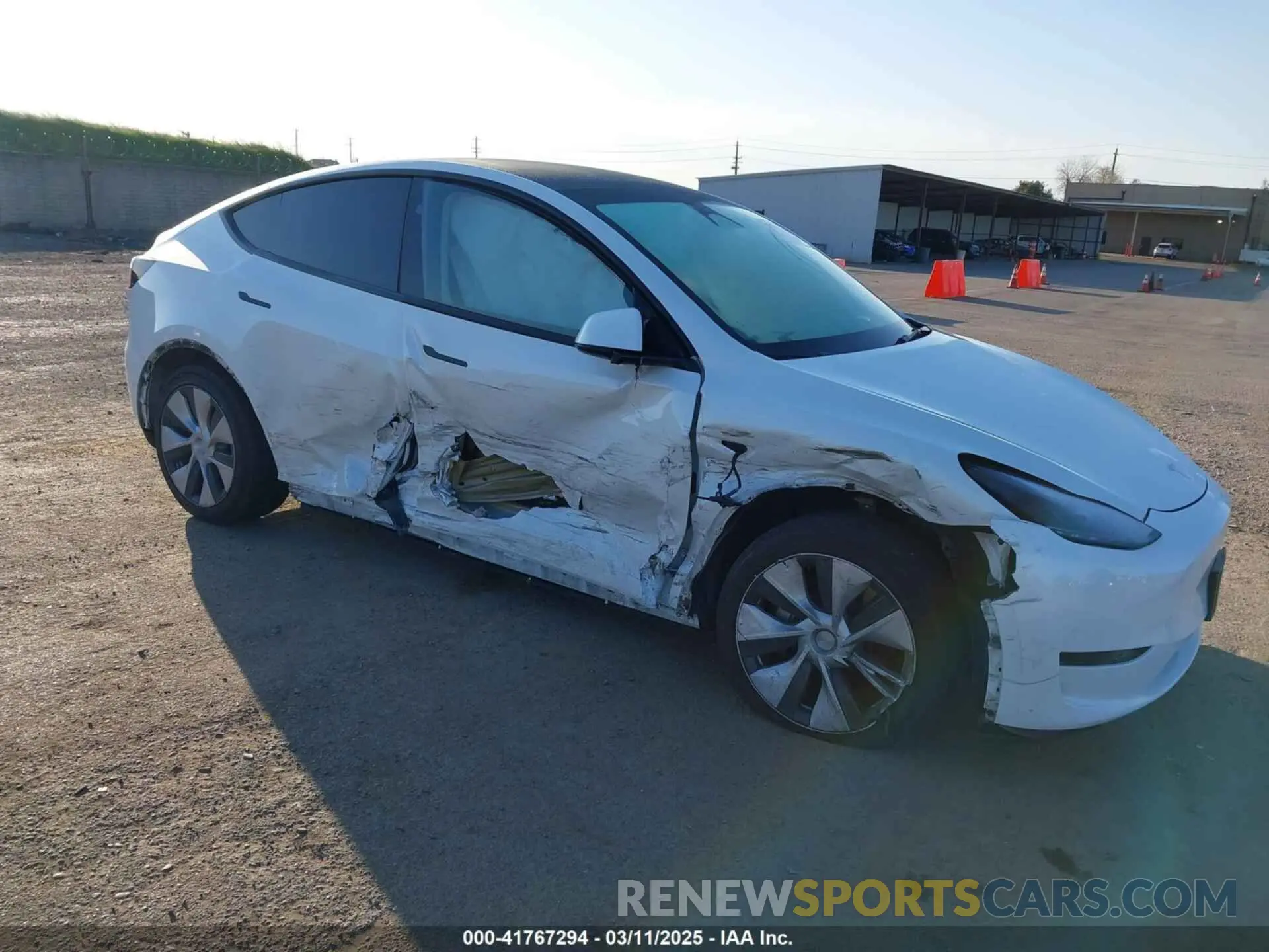 6 fotografías del automóvil dañado 7SAYGDEE3PF817097 TESLA MODEL Y 2023