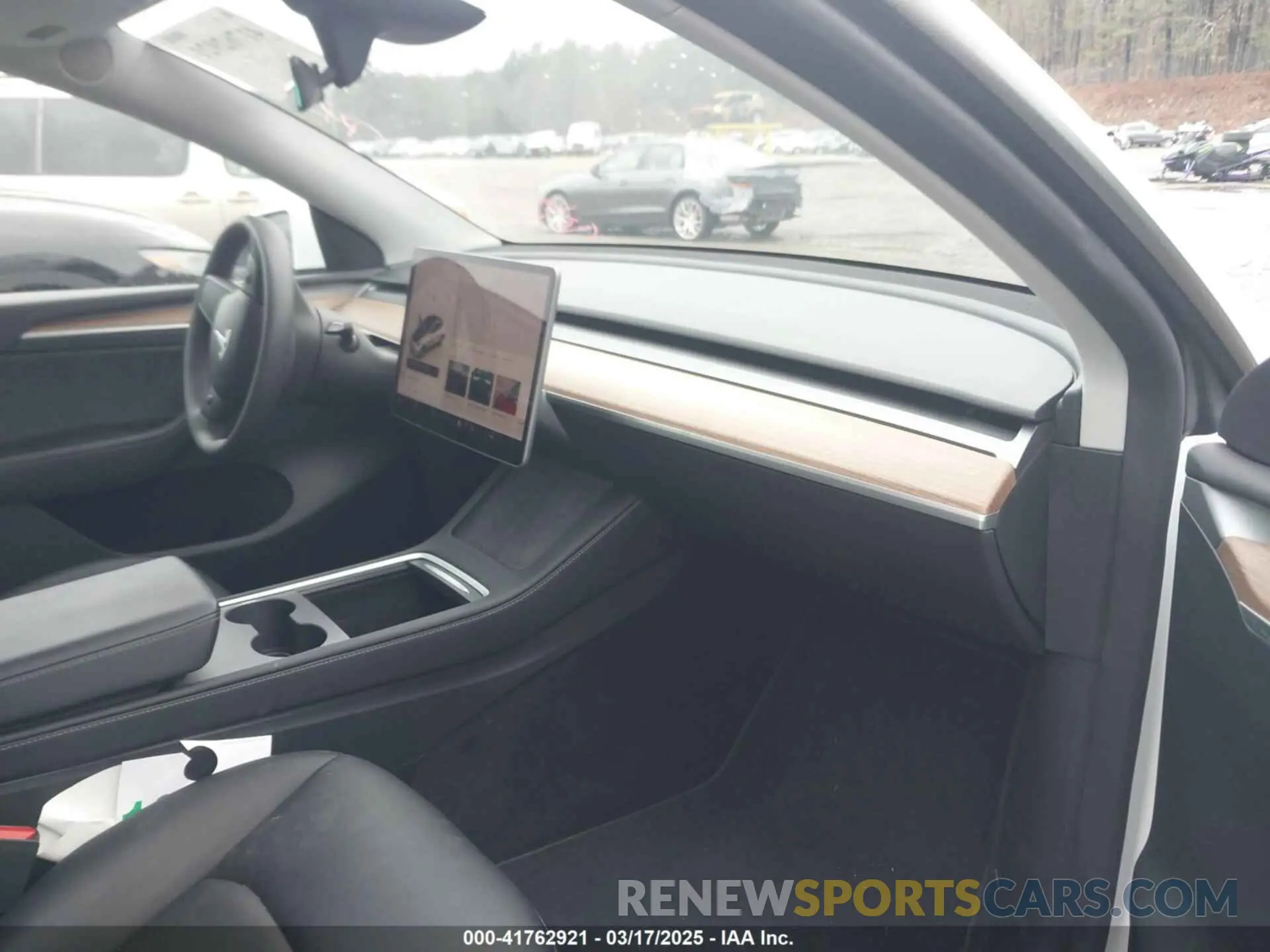 5 fotografías del automóvil dañado 7SAYGDEE3PF857633 TESLA MODEL Y 2023