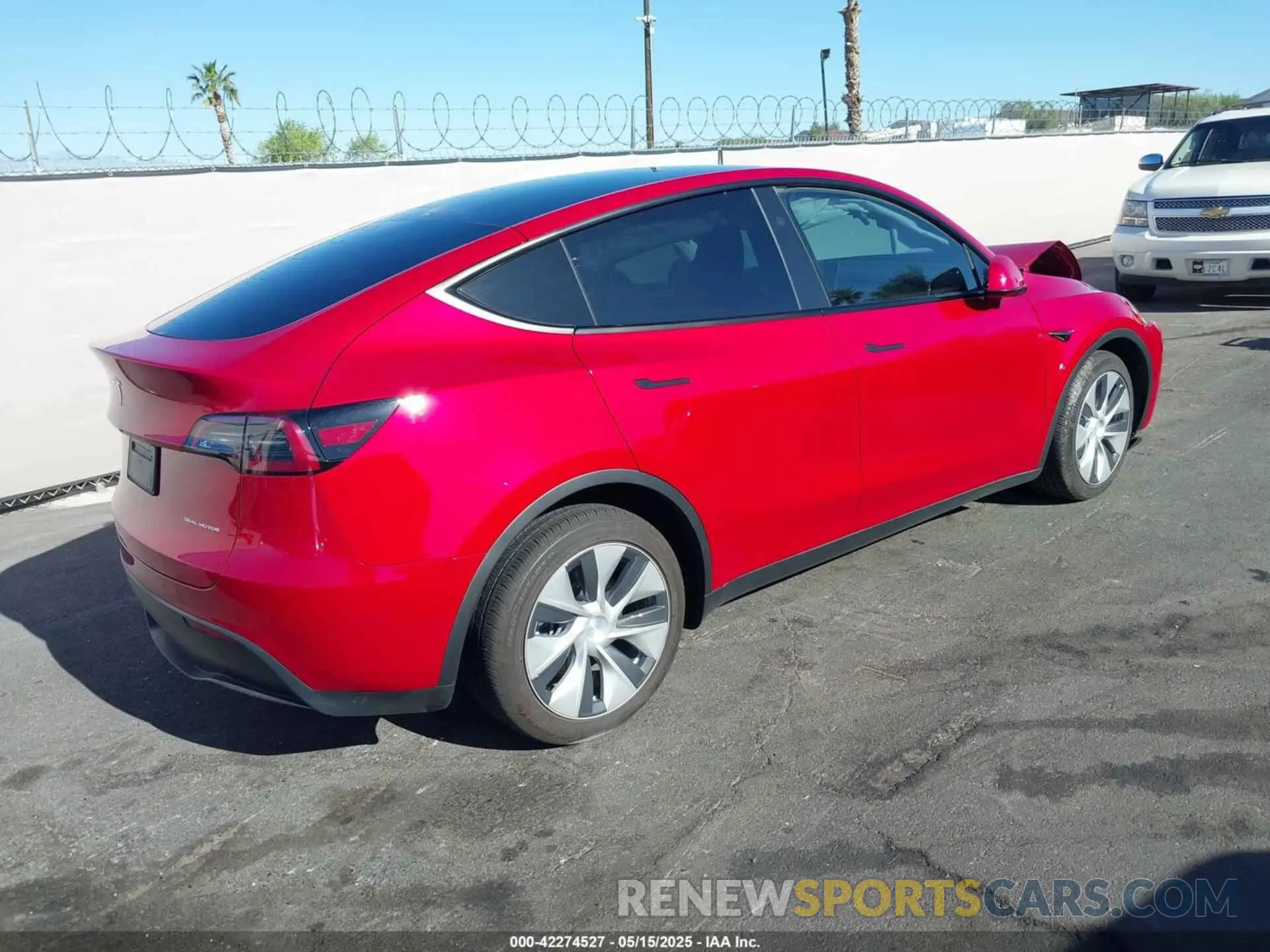 4 fotografías del automóvil dañado 7SAYGDEE3PF867496 TESLA MODEL Y 2023