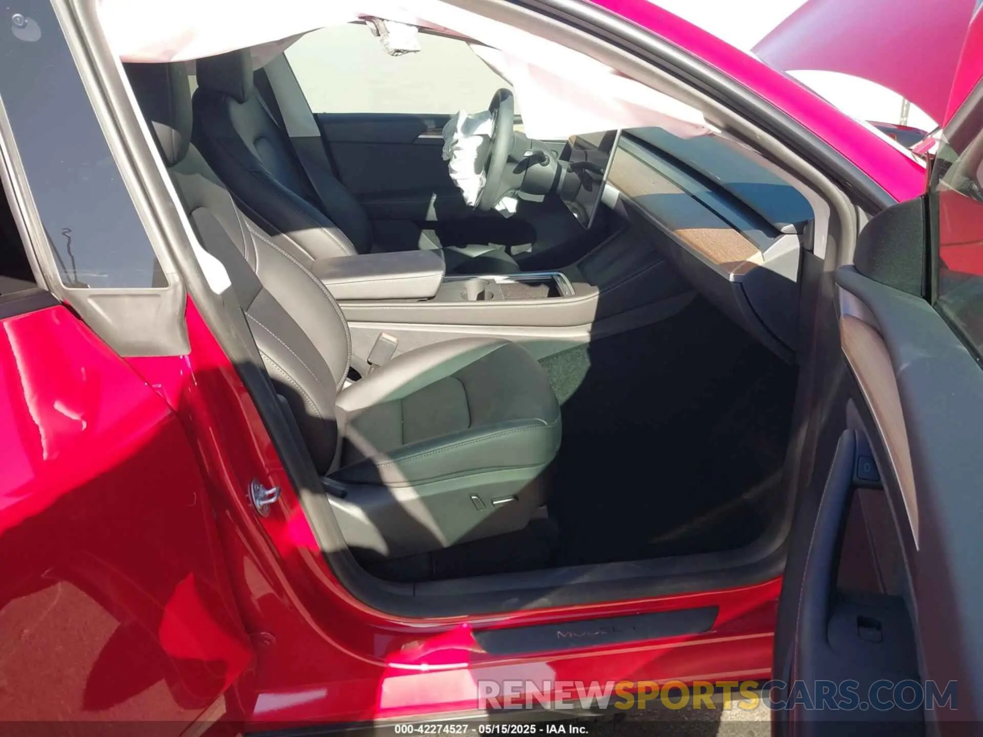 5 fotografías del automóvil dañado 7SAYGDEE3PF867496 TESLA MODEL Y 2023