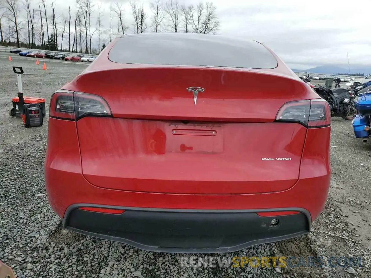 6 fotografías del automóvil dañado 7SAYGDEE3PF938566 TESLA MODEL Y 2023