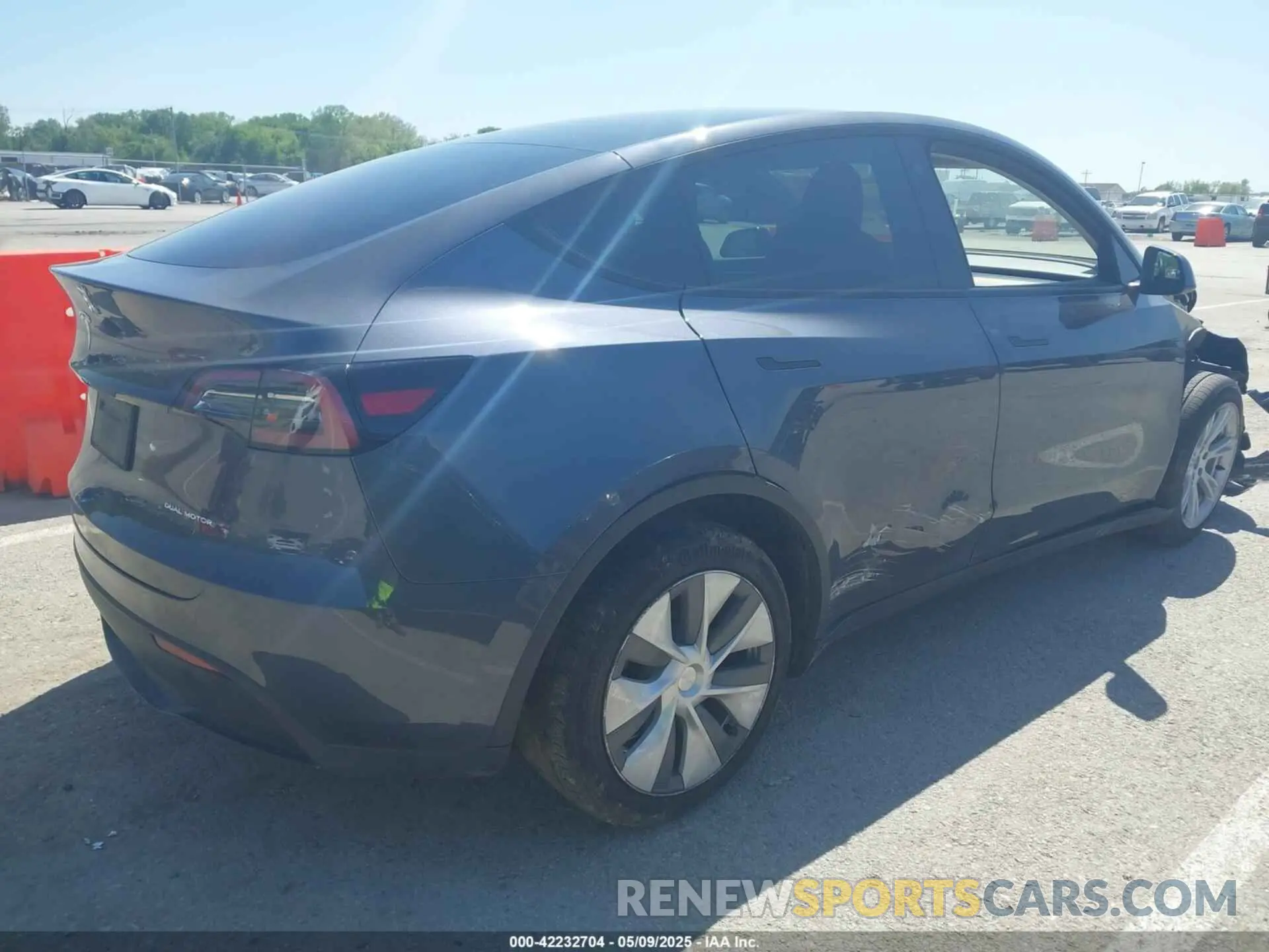 4 fotografías del automóvil dañado 7SAYGDEE4PA037218 TESLA MODEL Y 2023