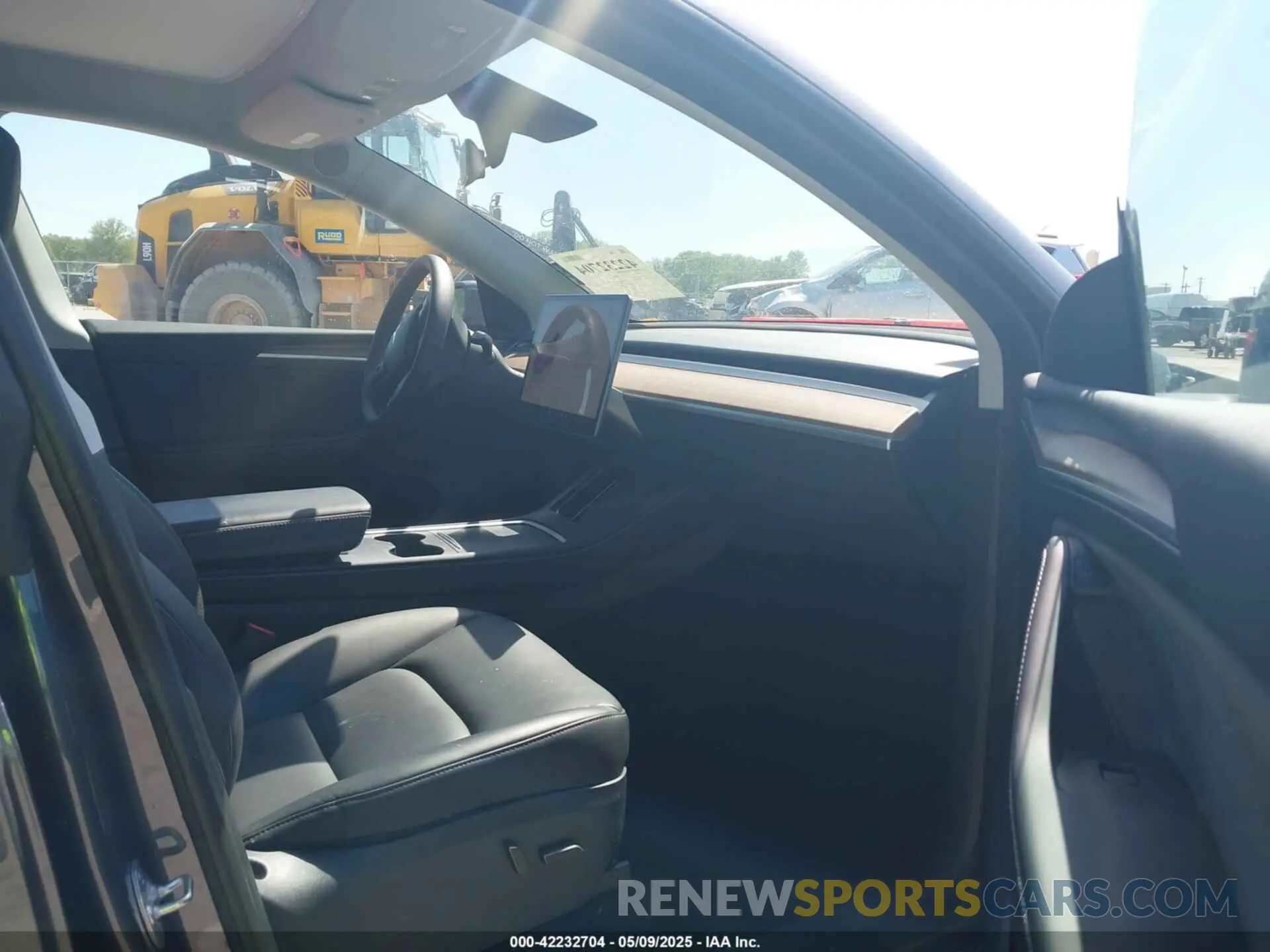 5 fotografías del automóvil dañado 7SAYGDEE4PA037218 TESLA MODEL Y 2023