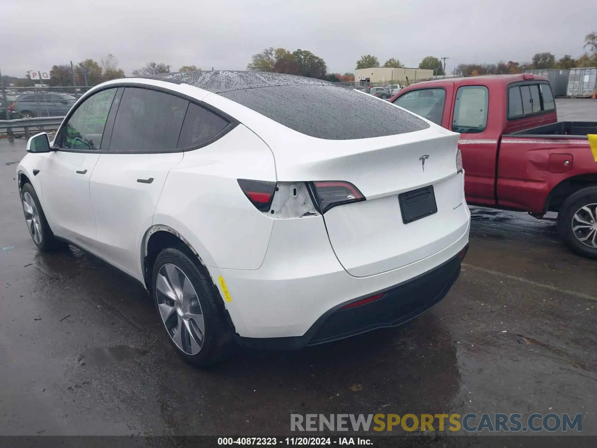 3 fotografías del automóvil dañado 7SAYGDEE4PA078626 TESLA MODEL Y 2023