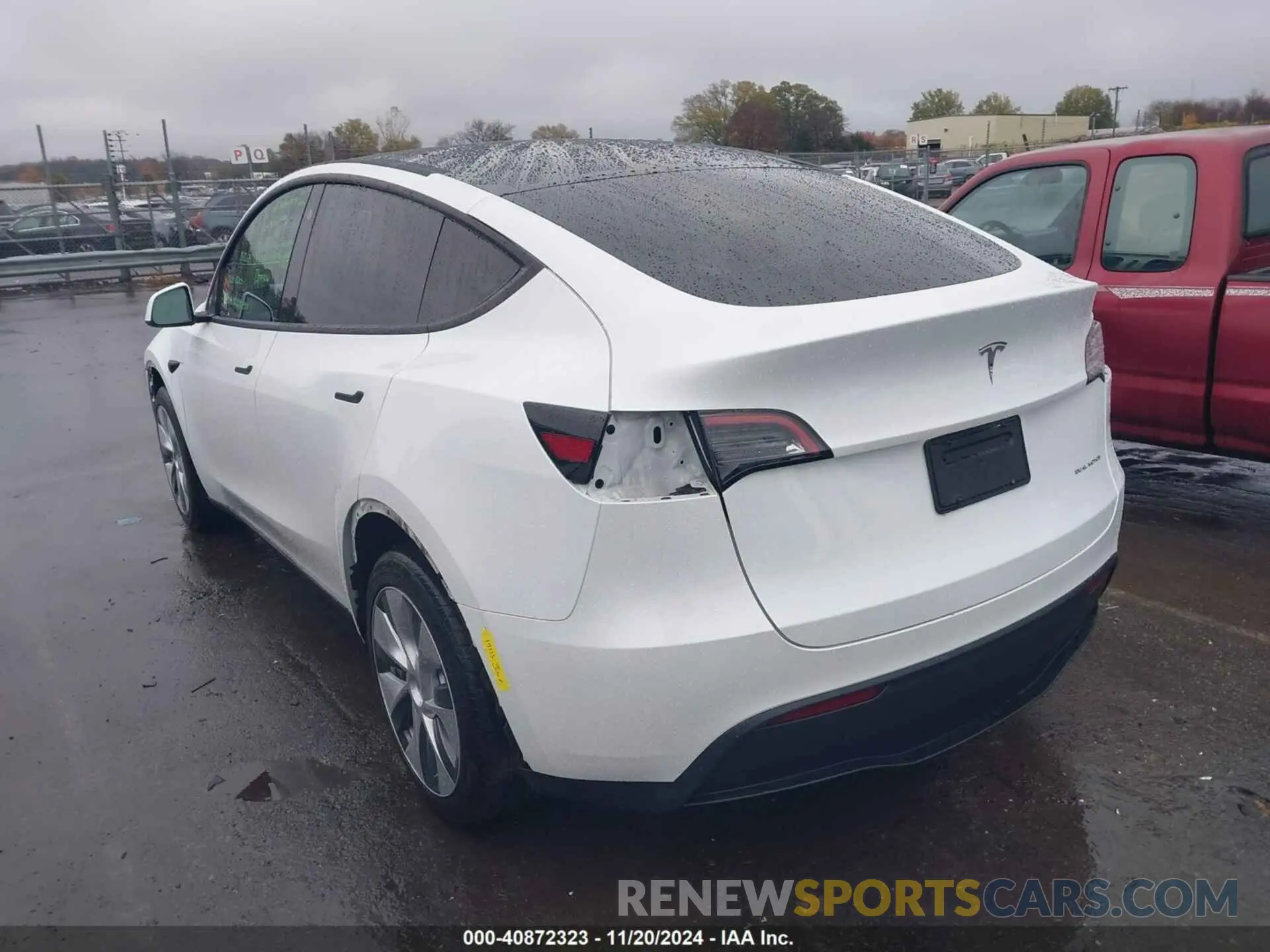 4 fotografías del automóvil dañado 7SAYGDEE4PA078626 TESLA MODEL Y 2023