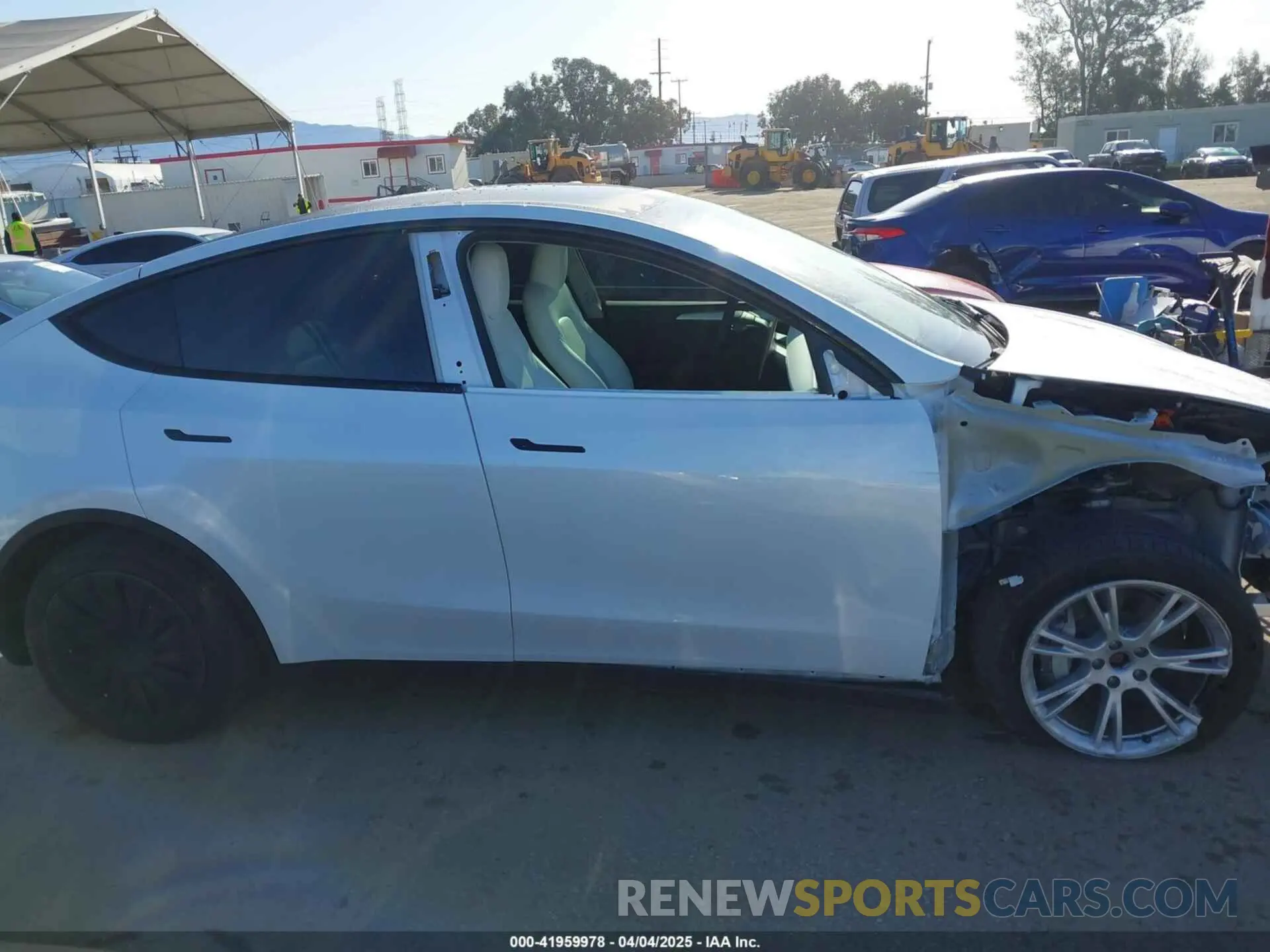 13 fotografías del automóvil dañado 7SAYGDEE4PA114671 TESLA MODEL Y 2023