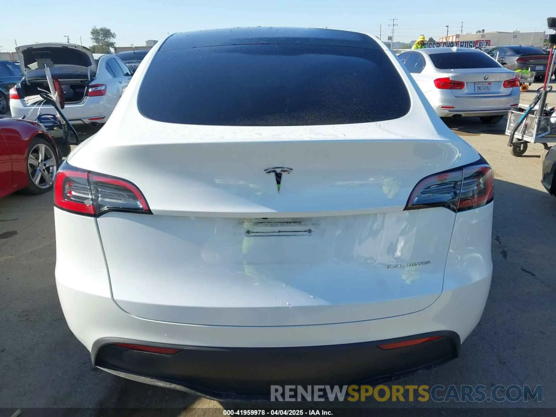 16 fotografías del automóvil dañado 7SAYGDEE4PA114671 TESLA MODEL Y 2023