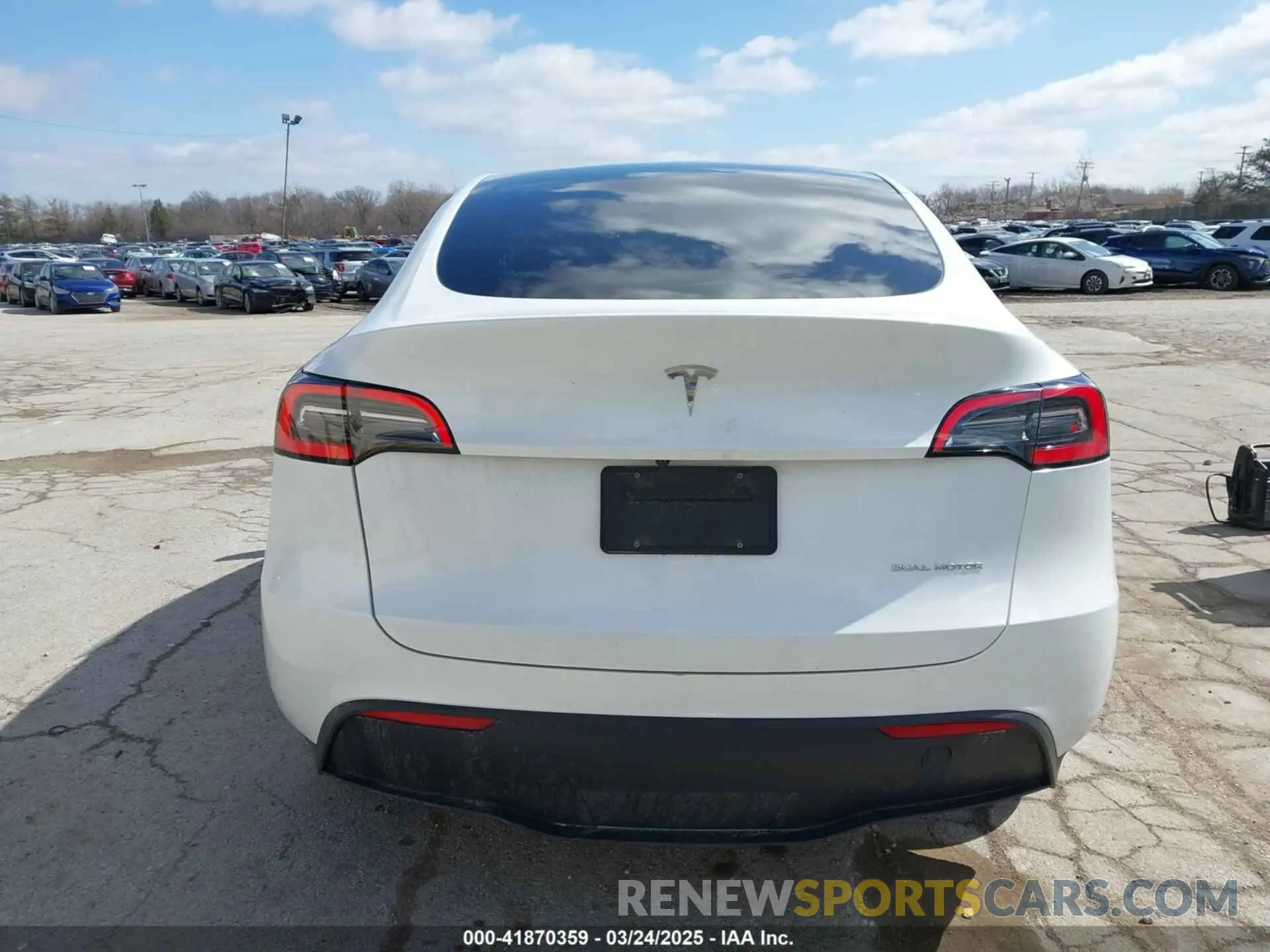 17 fotografías del automóvil dañado 7SAYGDEE4PA119854 TESLA MODEL Y 2023