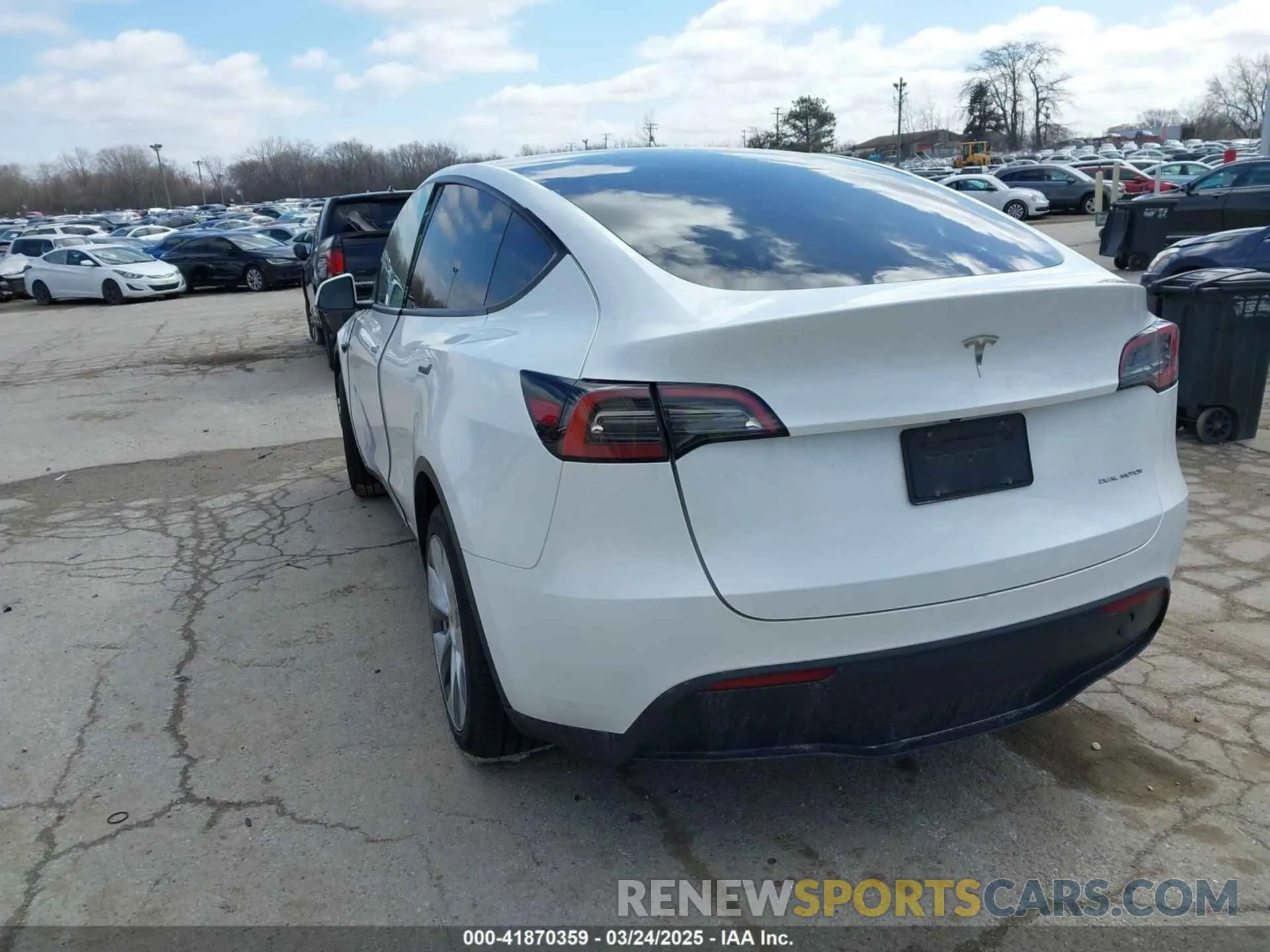 3 fotografías del automóvil dañado 7SAYGDEE4PA119854 TESLA MODEL Y 2023