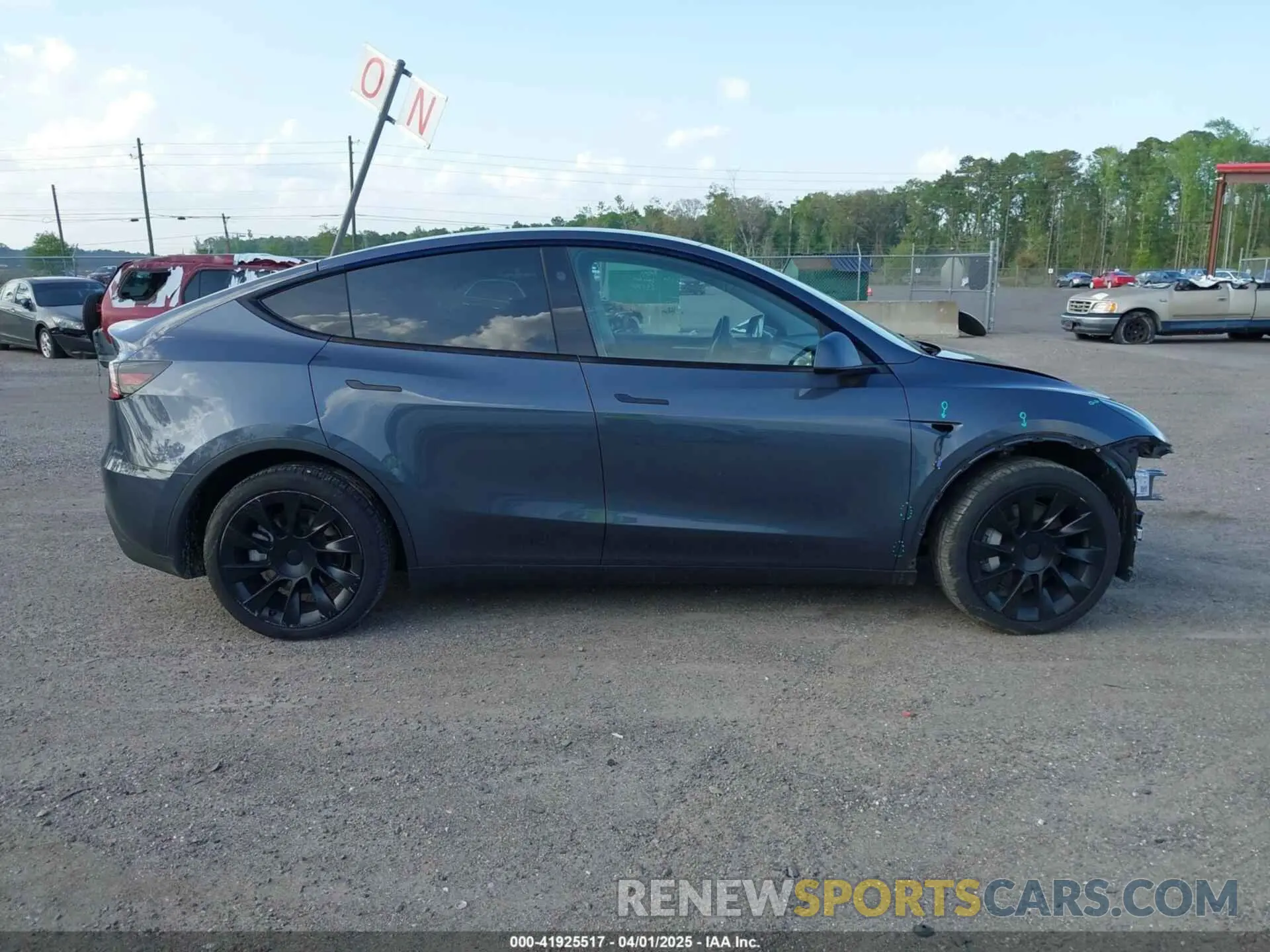 13 fotografías del automóvil dañado 7SAYGDEE4PA139277 TESLA MODEL Y 2023