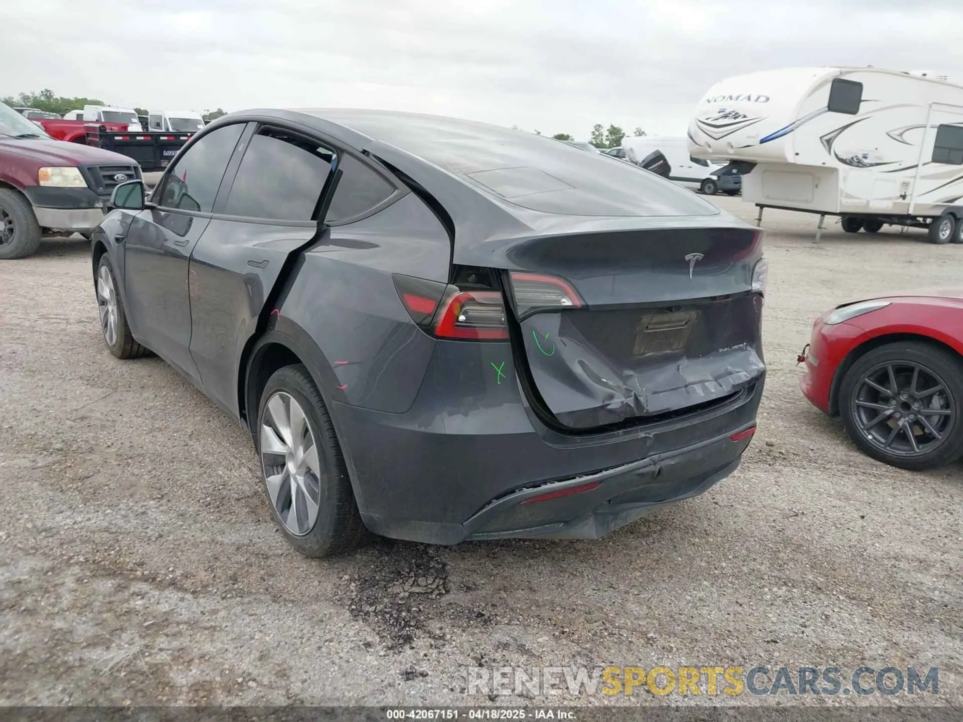 3 fotografías del automóvil dañado 7SAYGDEE4PA147444 TESLA MODEL Y 2023