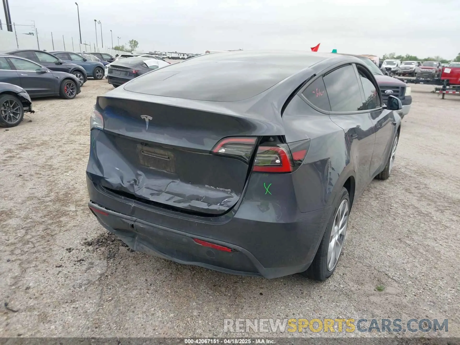 4 fotografías del automóvil dañado 7SAYGDEE4PA147444 TESLA MODEL Y 2023