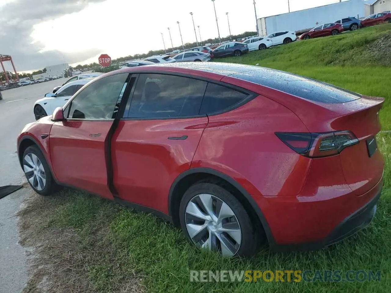 2 fotografías del automóvil dañado 7SAYGDEE4PF606555 TESLA MODEL Y 2023