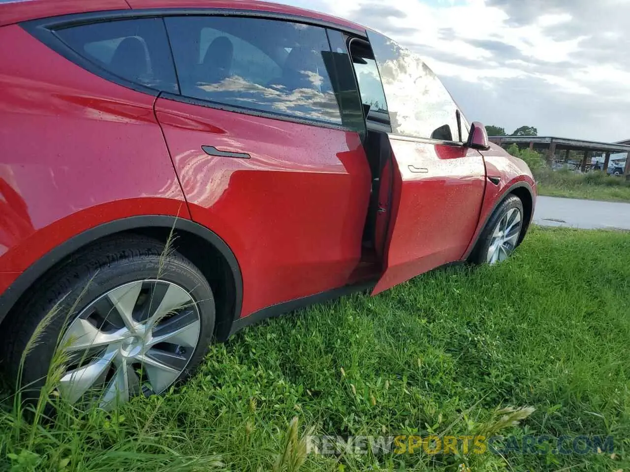3 fotografías del automóvil dañado 7SAYGDEE4PF606555 TESLA MODEL Y 2023