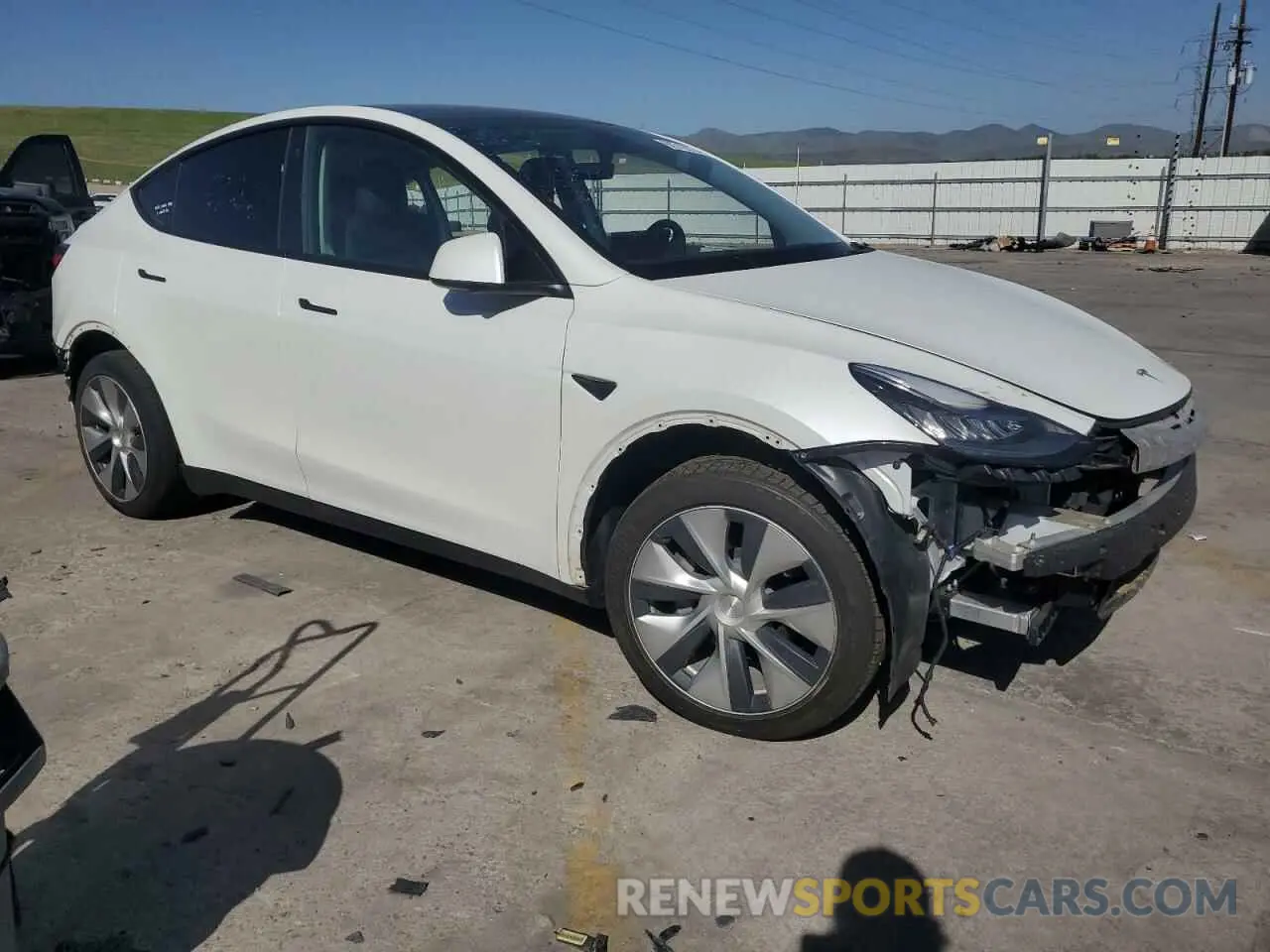 4 fotografías del automóvil dañado 7SAYGDEE4PF610363 TESLA MODEL Y 2023