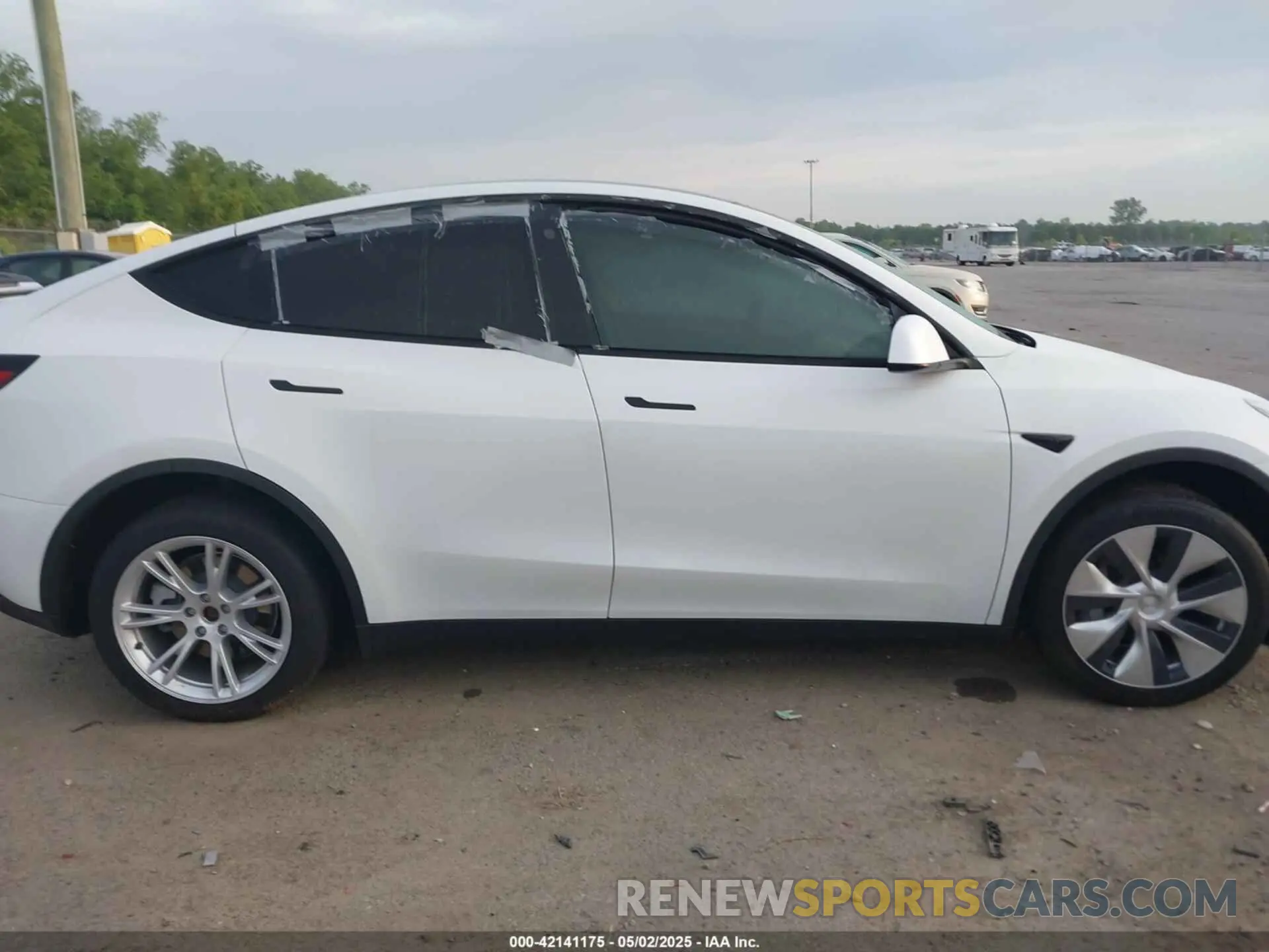 14 fotografías del automóvil dañado 7SAYGDEE4PF770307 TESLA MODEL Y 2023