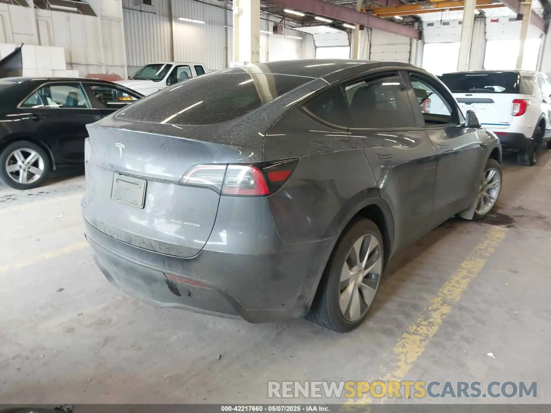 4 fotografías del automóvil dañado 7SAYGDEE4PF806349 TESLA MODEL Y 2023
