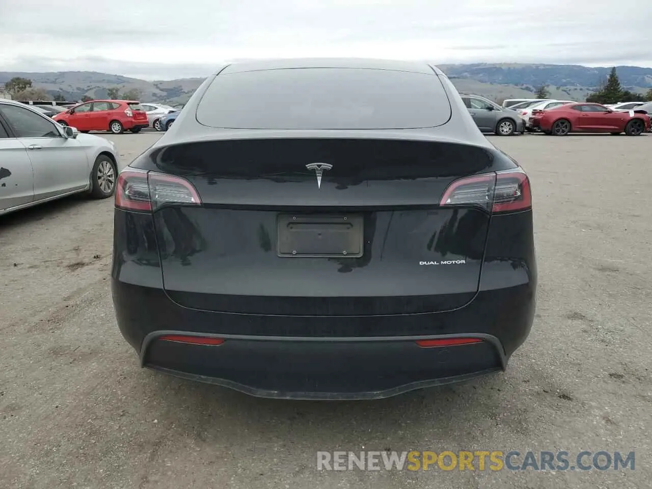 6 fotografías del automóvil dañado 7SAYGDEE4PF825709 TESLA MODEL Y 2023