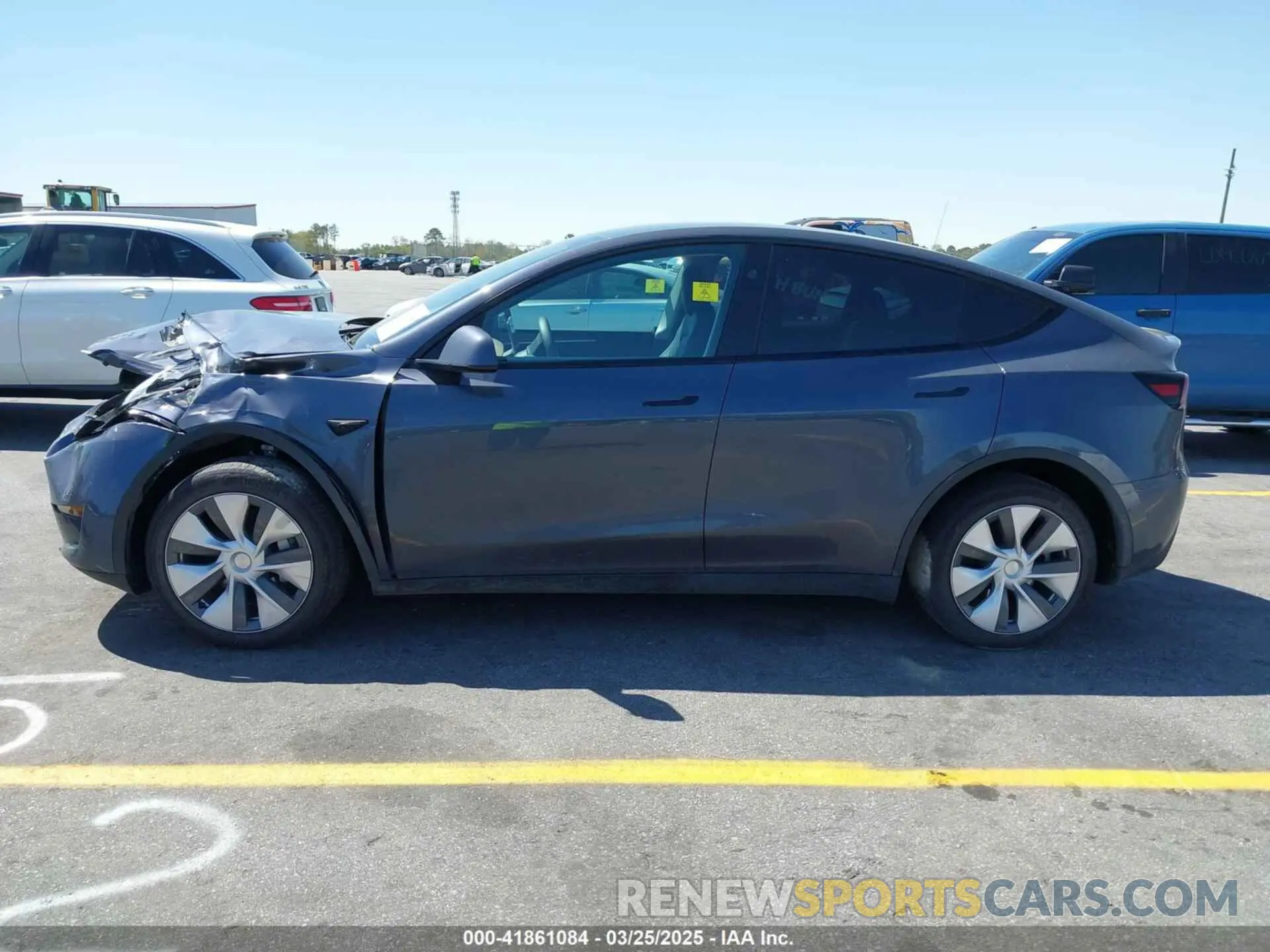 13 fotografías del automóvil dañado 7SAYGDEE4PF938513 TESLA MODEL Y 2023