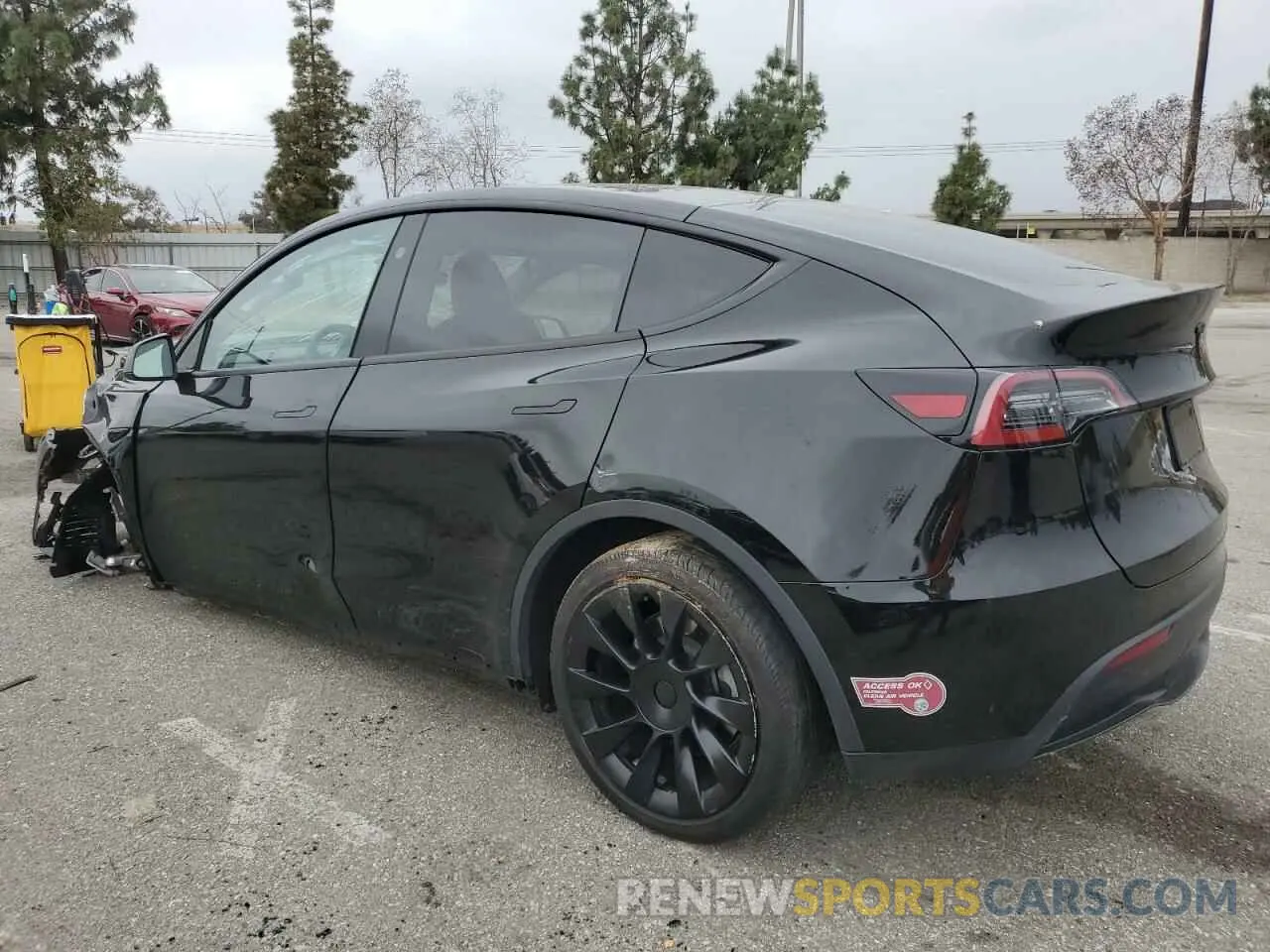 2 fotografías del automóvil dañado 7SAYGDEE4PF938821 TESLA MODEL Y 2023