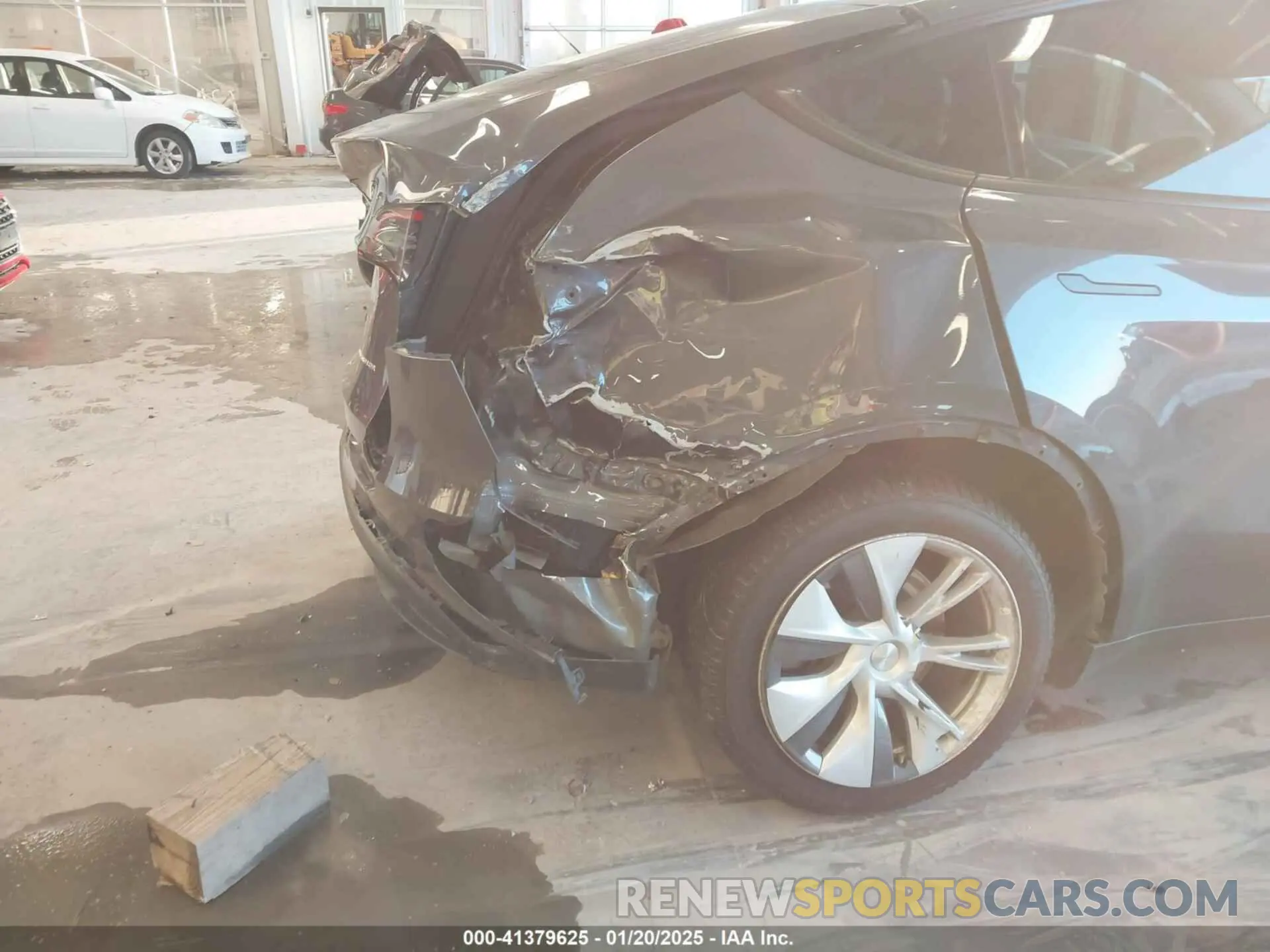 12 fotografías del automóvil dañado 7SAYGDEE5PA033341 TESLA MODEL Y 2023