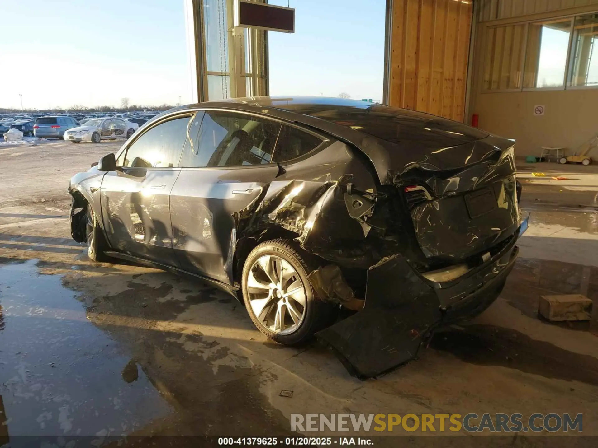 3 fotografías del automóvil dañado 7SAYGDEE5PA033341 TESLA MODEL Y 2023