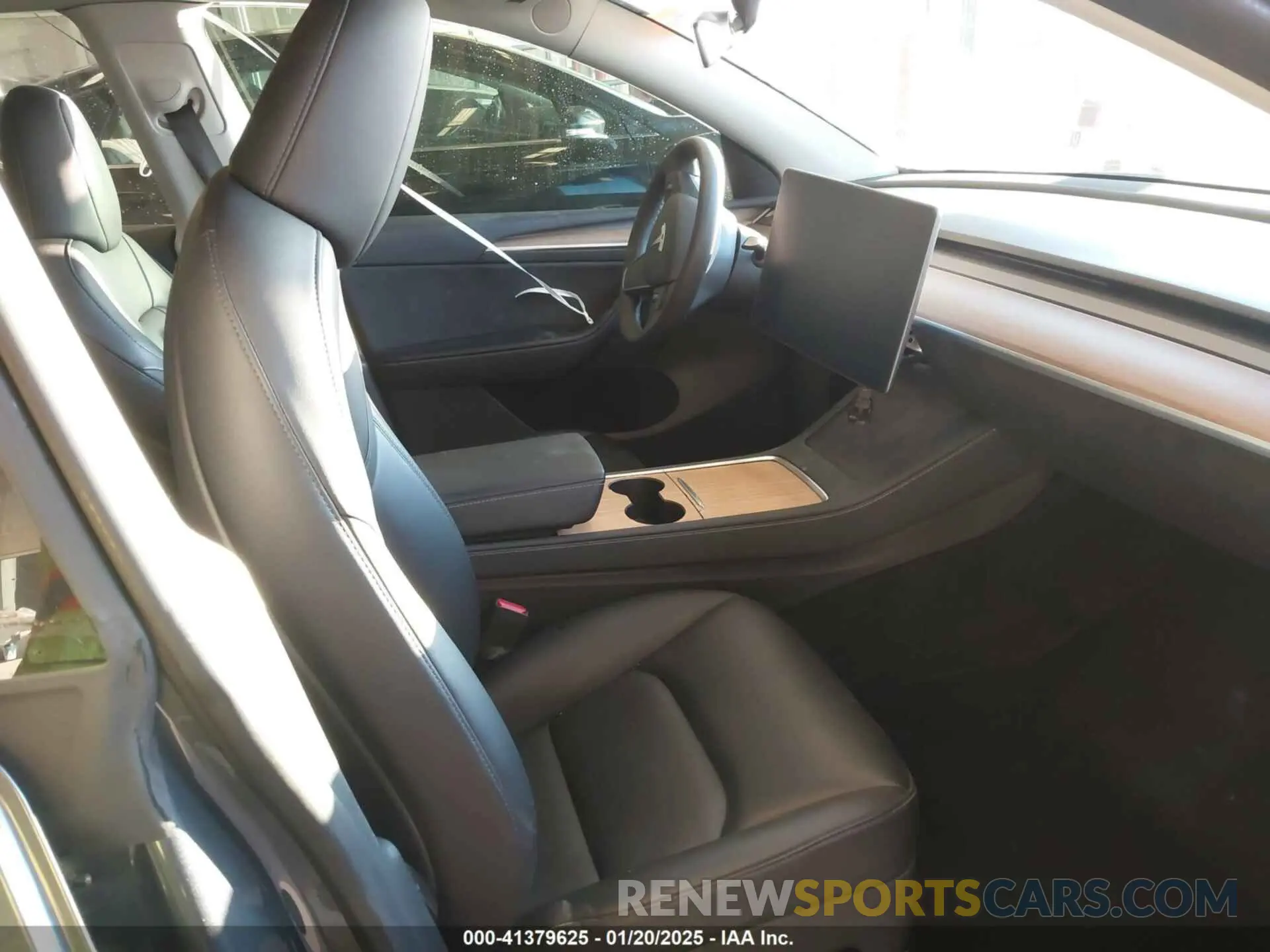 5 fotografías del automóvil dañado 7SAYGDEE5PA033341 TESLA MODEL Y 2023