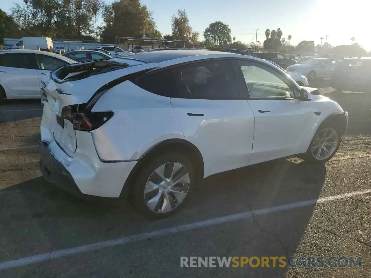 3 fotografías del automóvil dañado 7SAYGDEE5PA069501 TESLA MODEL Y 2023