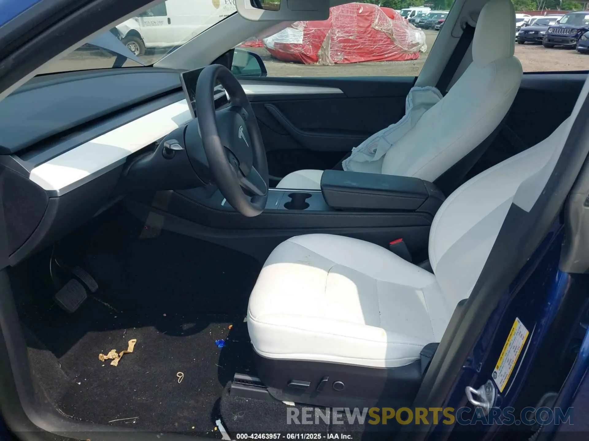 5 fotografías del automóvil dañado 7SAYGDEE5PF613627 TESLA MODEL Y 2023