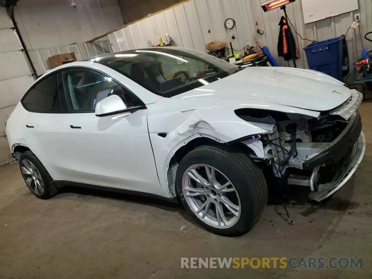 4 fotografías del automóvil dañado 7SAYGDEE5PF619265 TESLA MODEL Y 2023