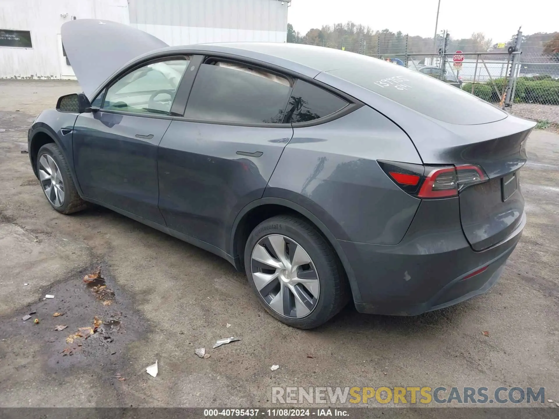 3 fotografías del automóvil dañado 7SAYGDEE5PF675299 TESLA MODEL Y 2023