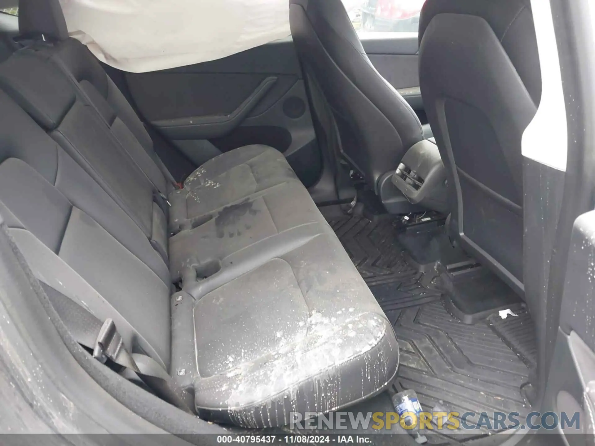 8 fotografías del automóvil dañado 7SAYGDEE5PF675299 TESLA MODEL Y 2023