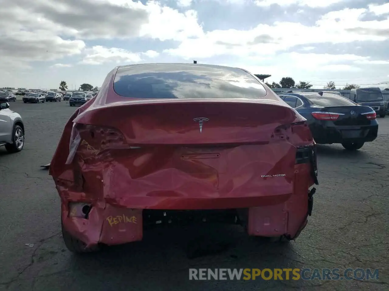 6 fotografías del automóvil dañado 7SAYGDEE5PF687646 TESLA MODEL Y 2023