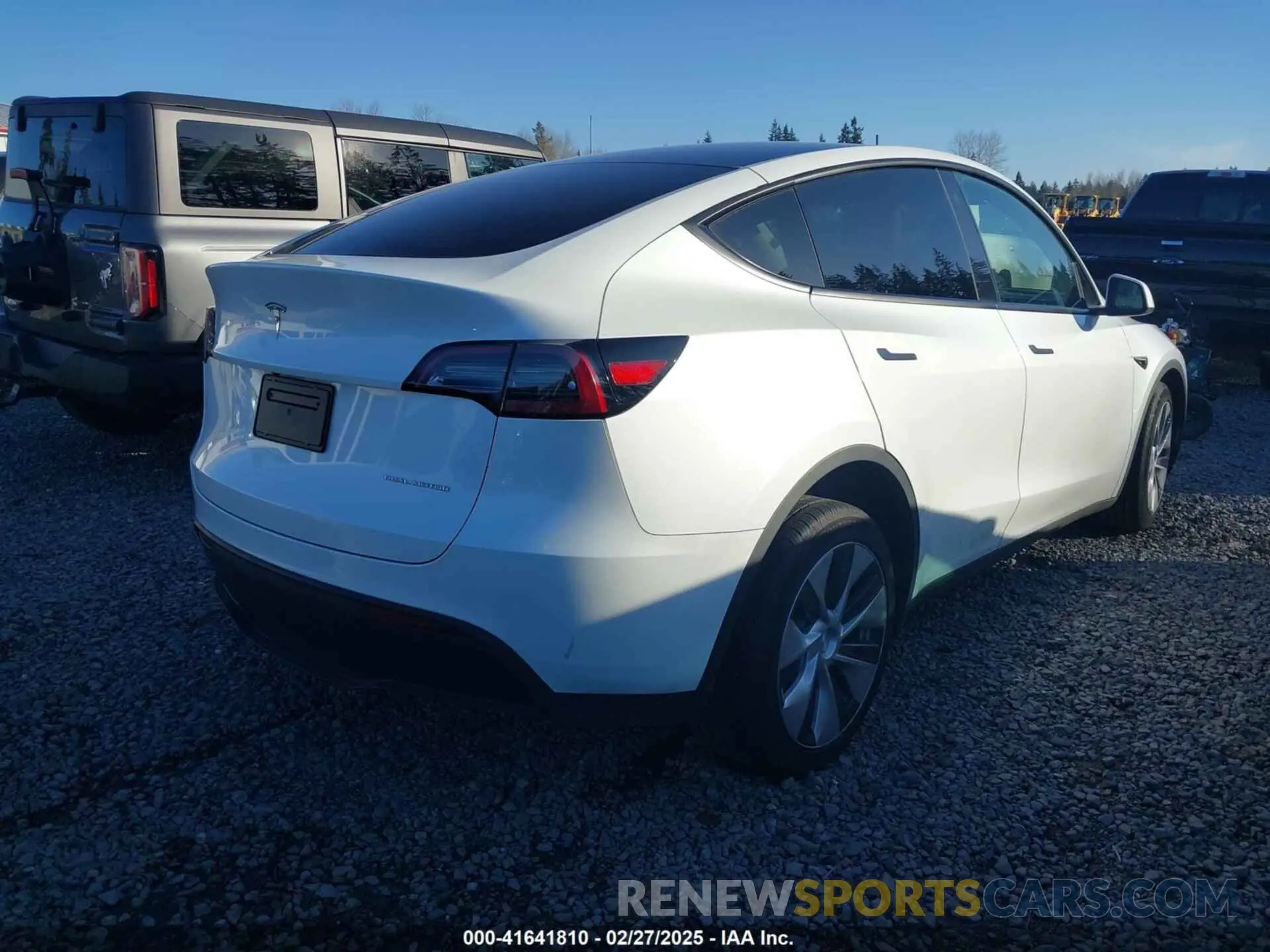 4 fotografías del automóvil dañado 7SAYGDEE5PF787651 TESLA MODEL Y 2023