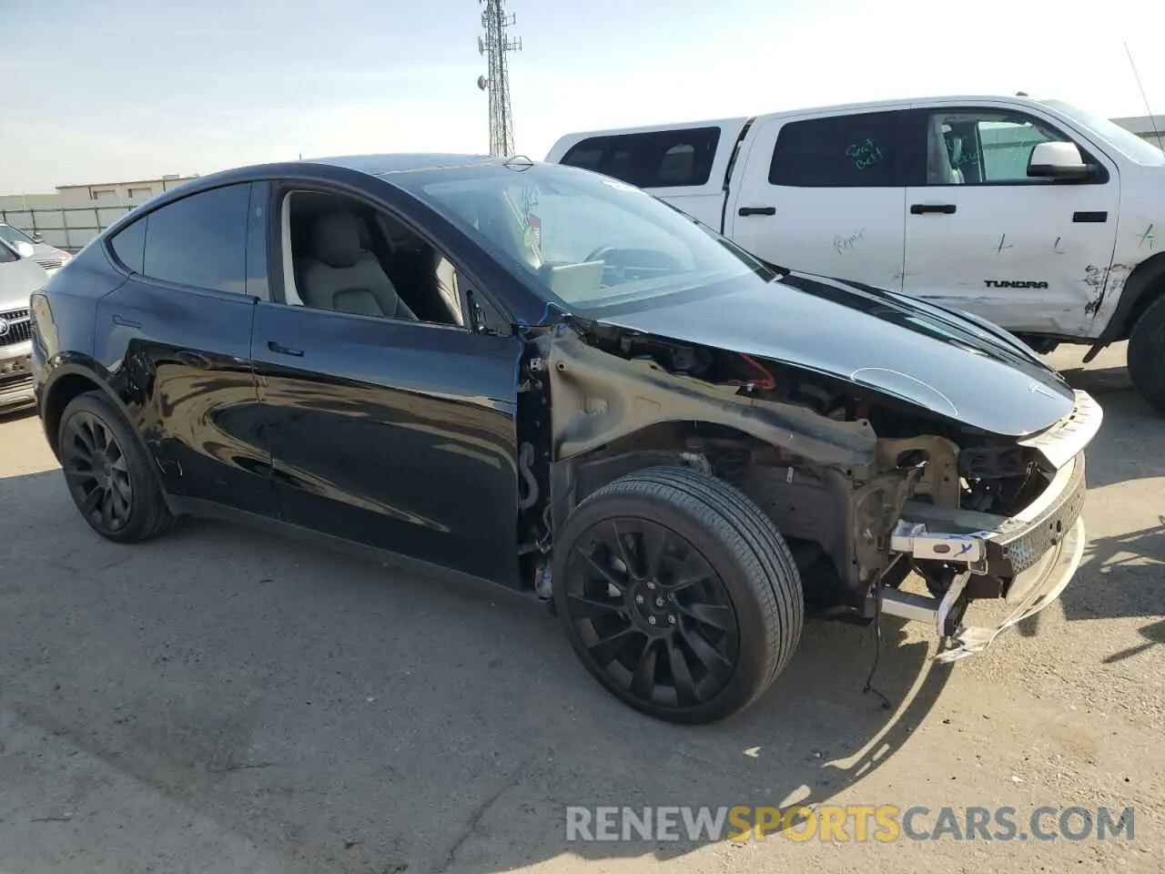 4 fotografías del automóvil dañado 7SAYGDEE5PF834645 TESLA MODEL Y 2023