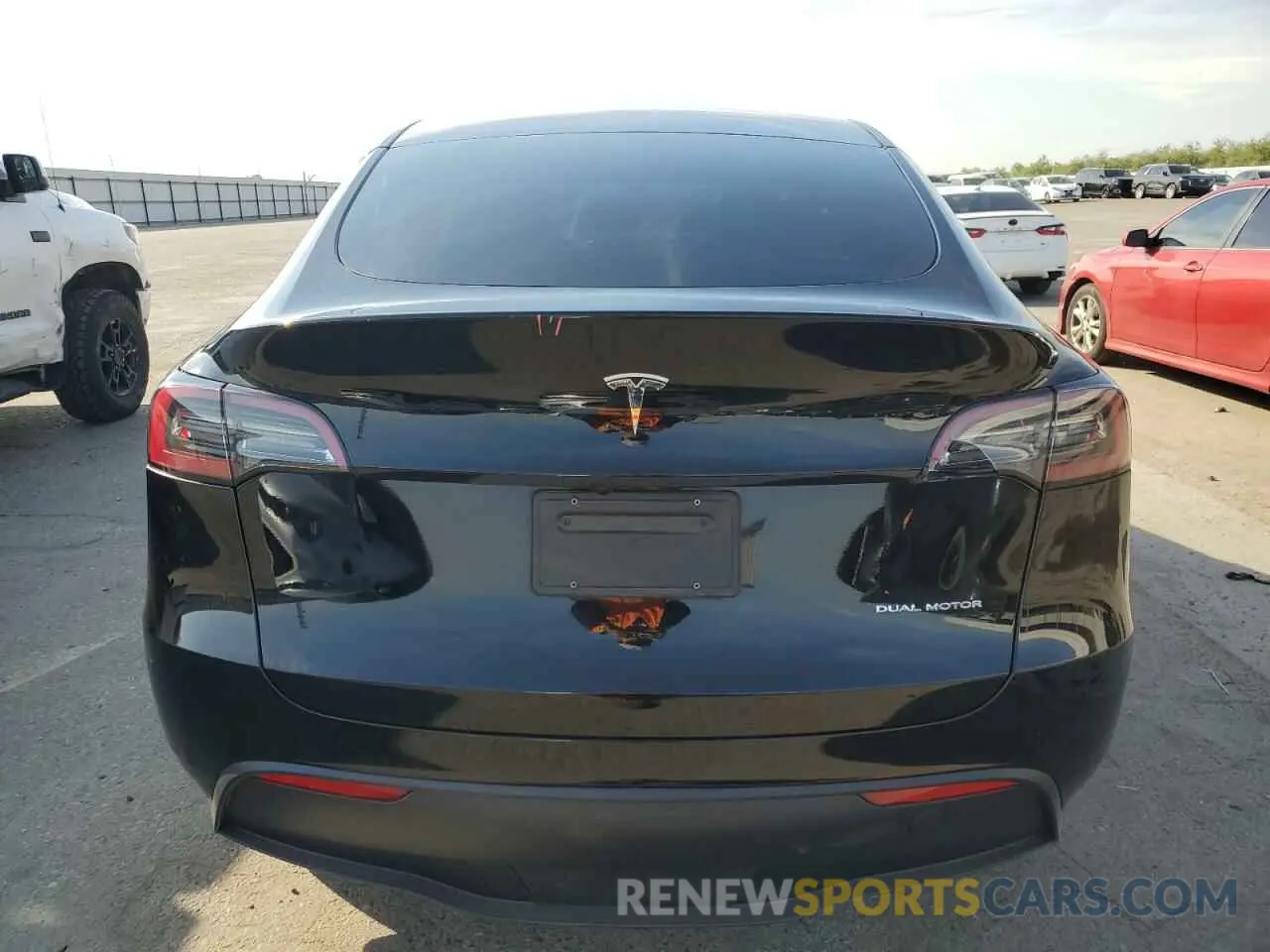 6 fotografías del automóvil dañado 7SAYGDEE5PF834645 TESLA MODEL Y 2023