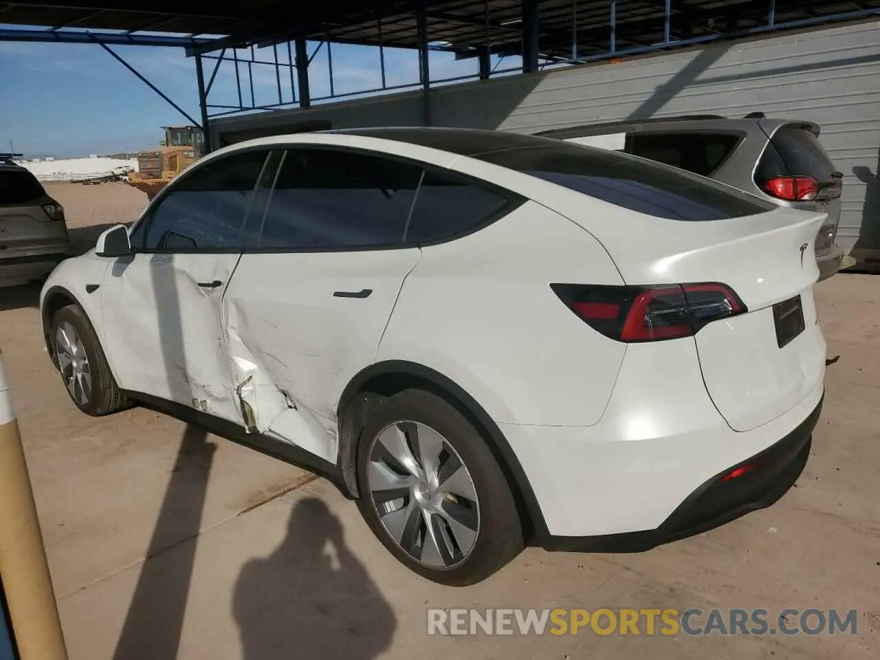 2 fotografías del automóvil dañado 7SAYGDEE5PF856600 TESLA MODEL Y 2023