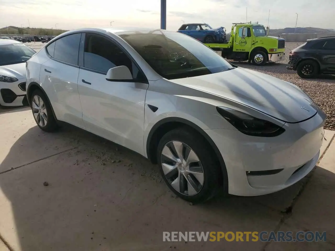 4 fotografías del automóvil dañado 7SAYGDEE5PF856600 TESLA MODEL Y 2023