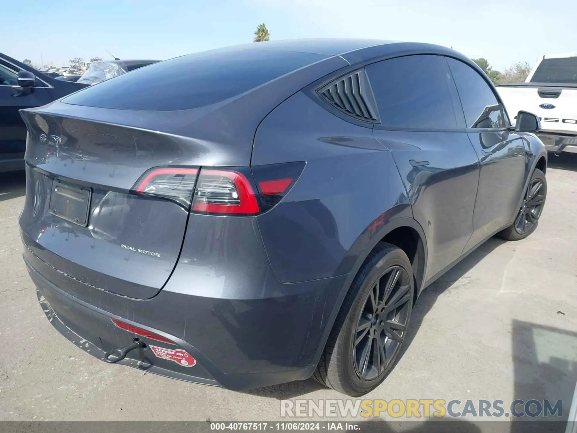 4 fotografías del automóvil dañado 7SAYGDEE5PF909067 TESLA MODEL Y 2023