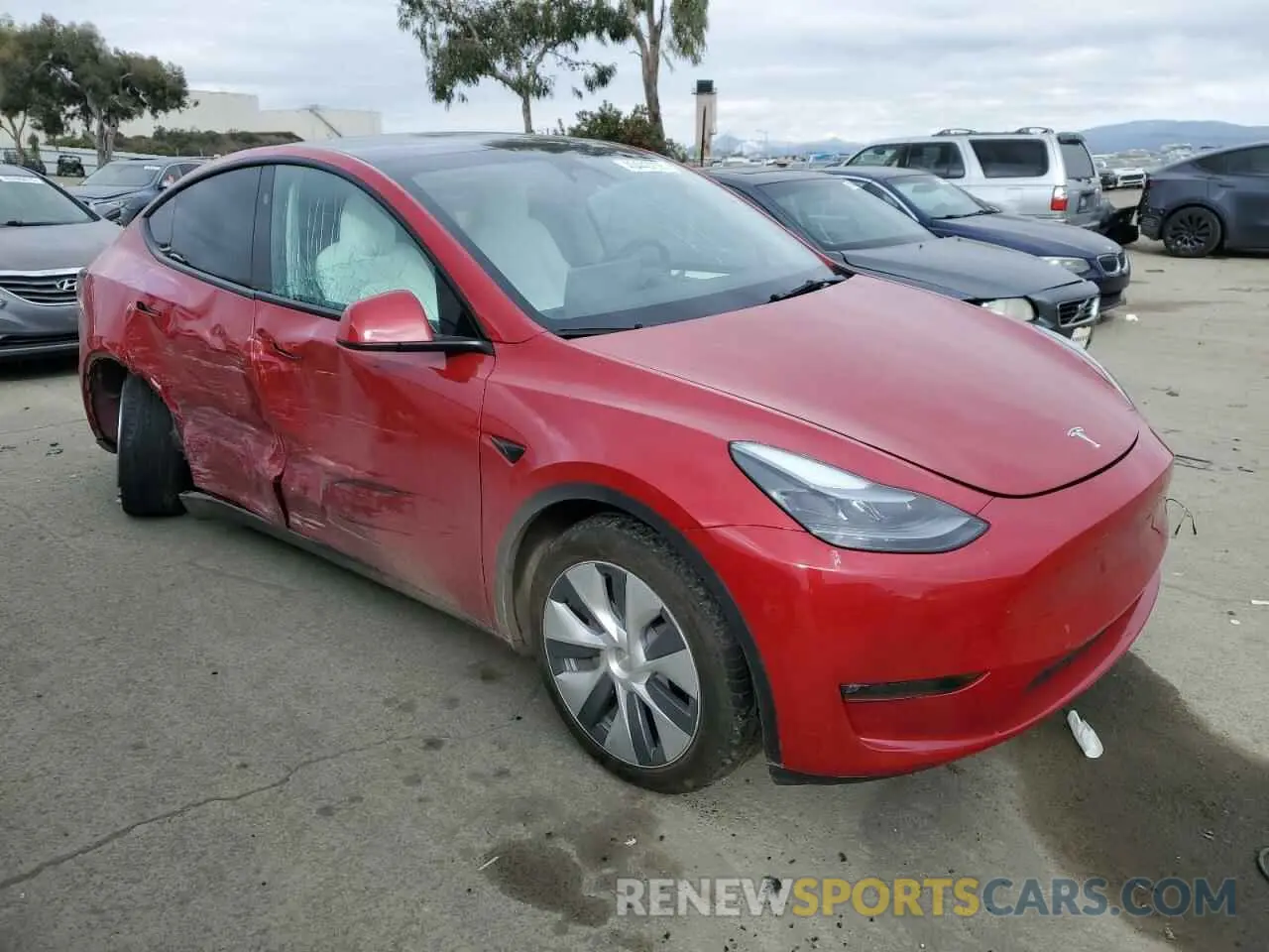 4 fotografías del automóvil dañado 7SAYGDEE5PF922398 TESLA MODEL Y 2023