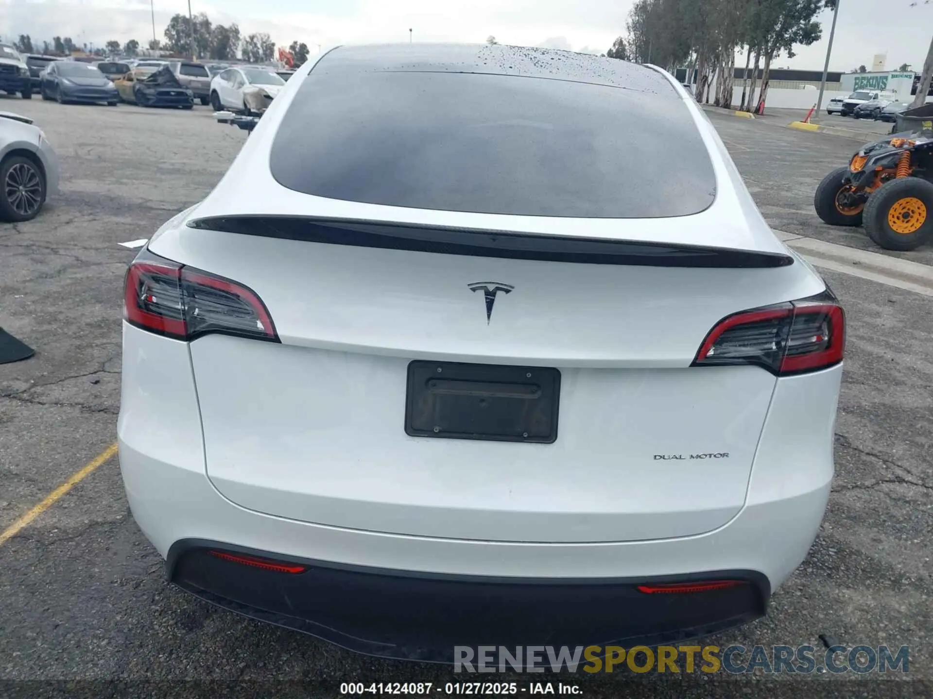 16 fotografías del automóvil dañado 7SAYGDEE6PA125980 TESLA MODEL Y 2023