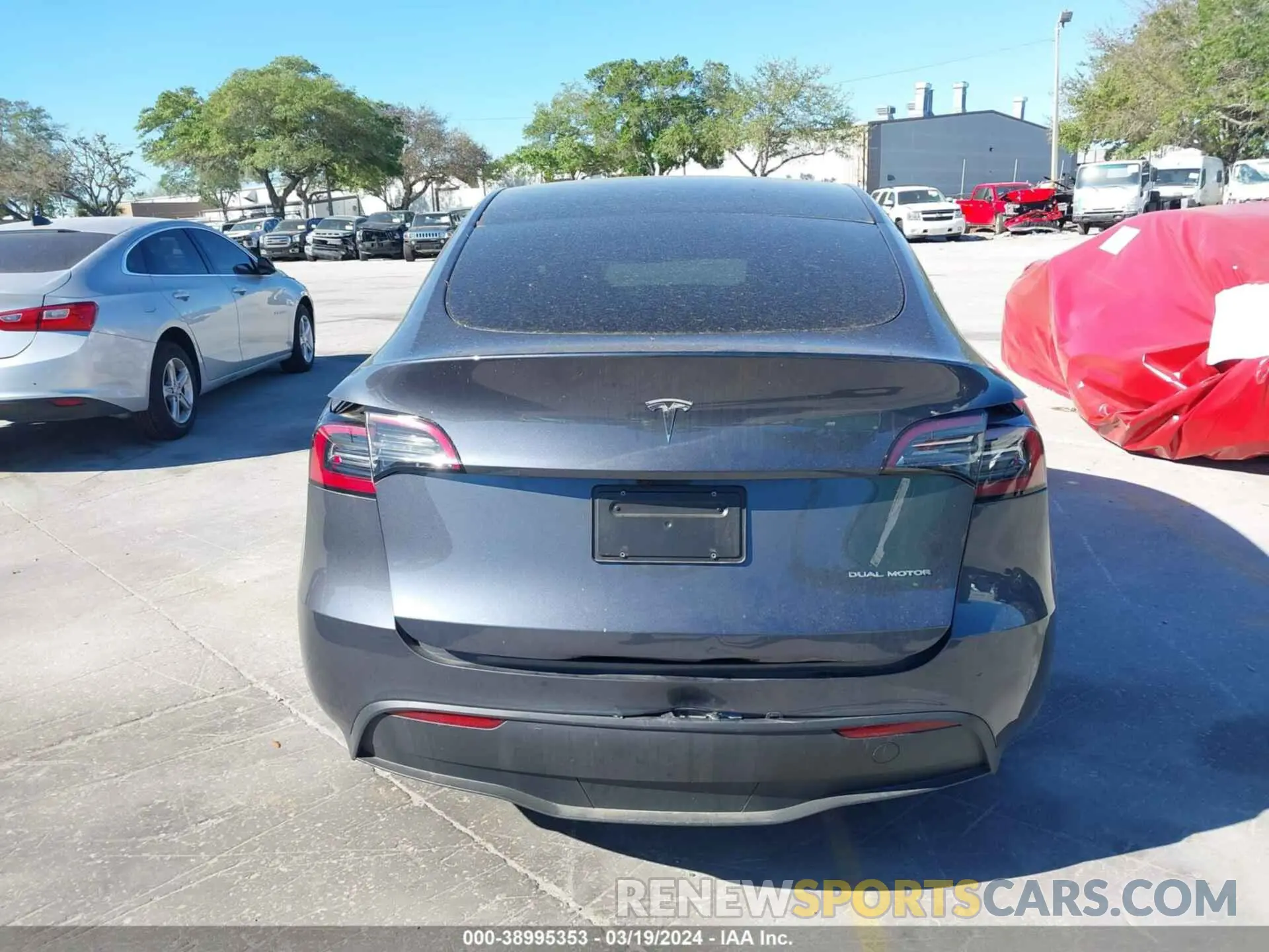 17 fotografías del automóvil dañado 7SAYGDEE6PA172586 TESLA MODEL Y 2023