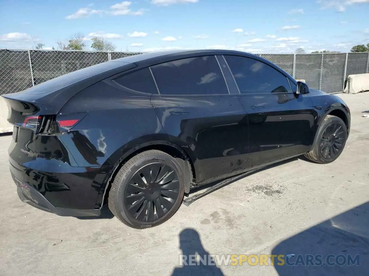 3 fotografías del automóvil dañado 7SAYGDEE6PA201875 TESLA MODEL Y 2023
