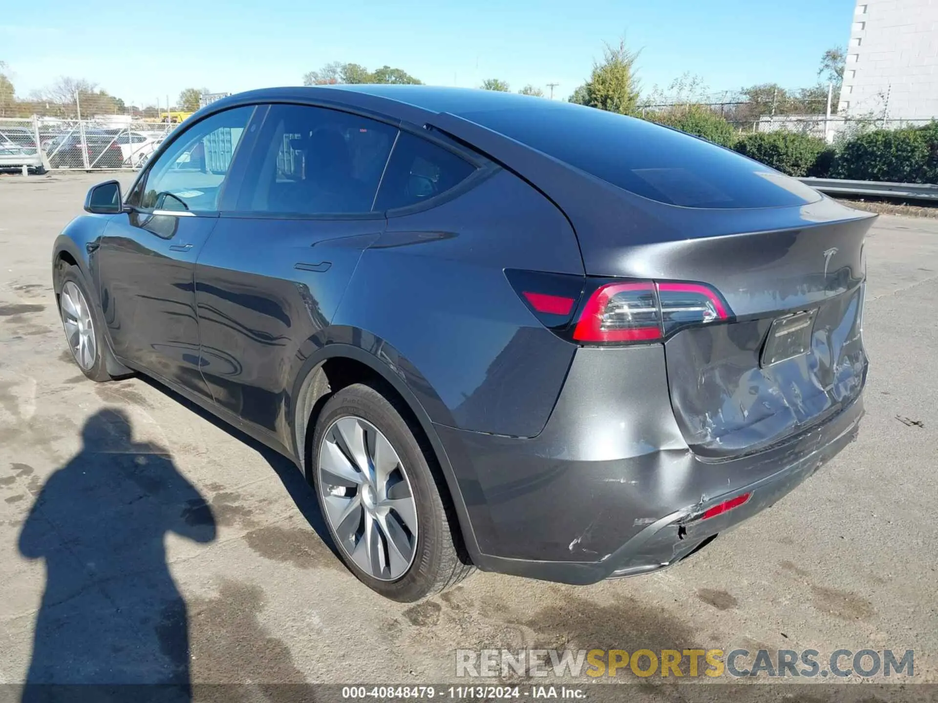 3 fotografías del automóvil dañado 7SAYGDEE6PF596126 TESLA MODEL Y 2023